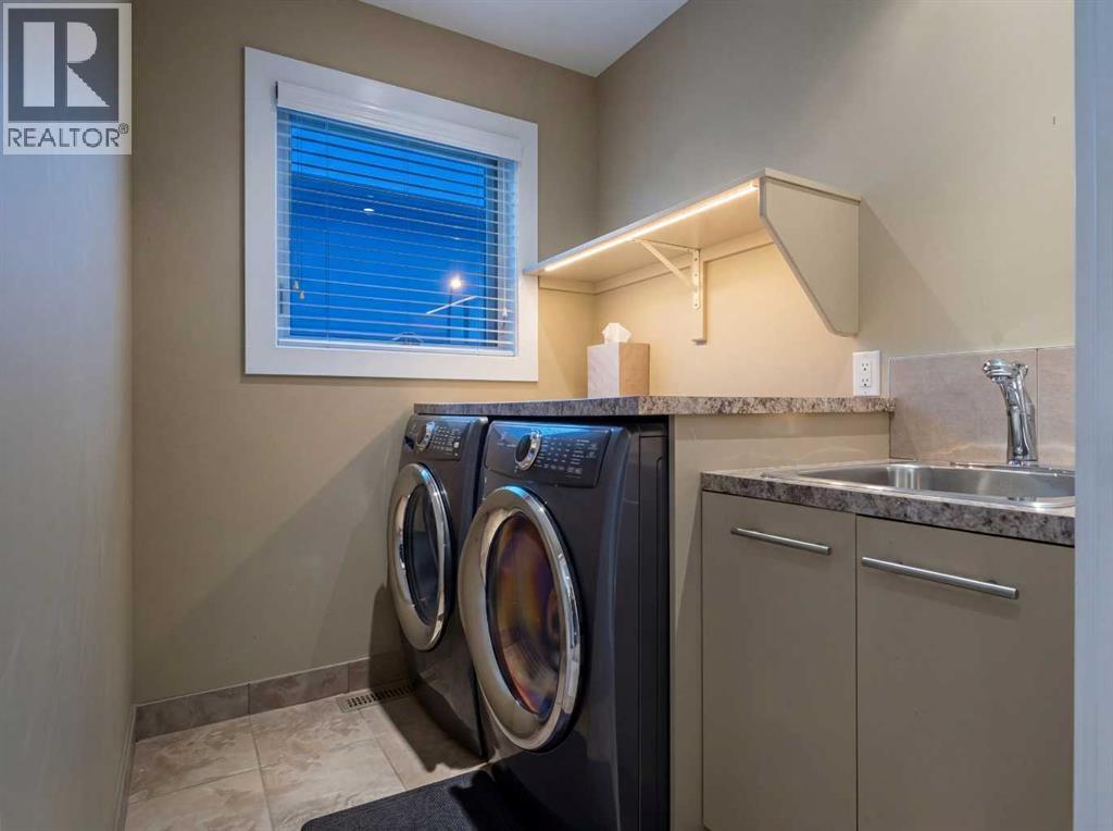 Single Family House for Sale in   Avenue SW Altadore Calgary 