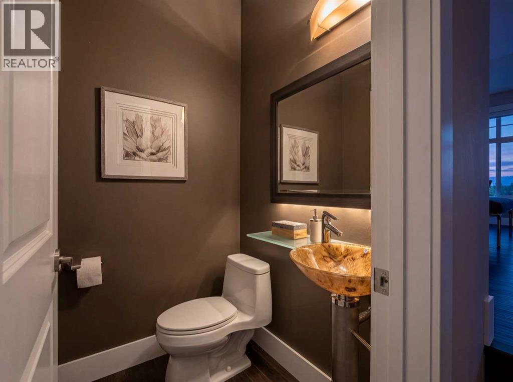 Single Family House for Sale in   Avenue SW Altadore Calgary 