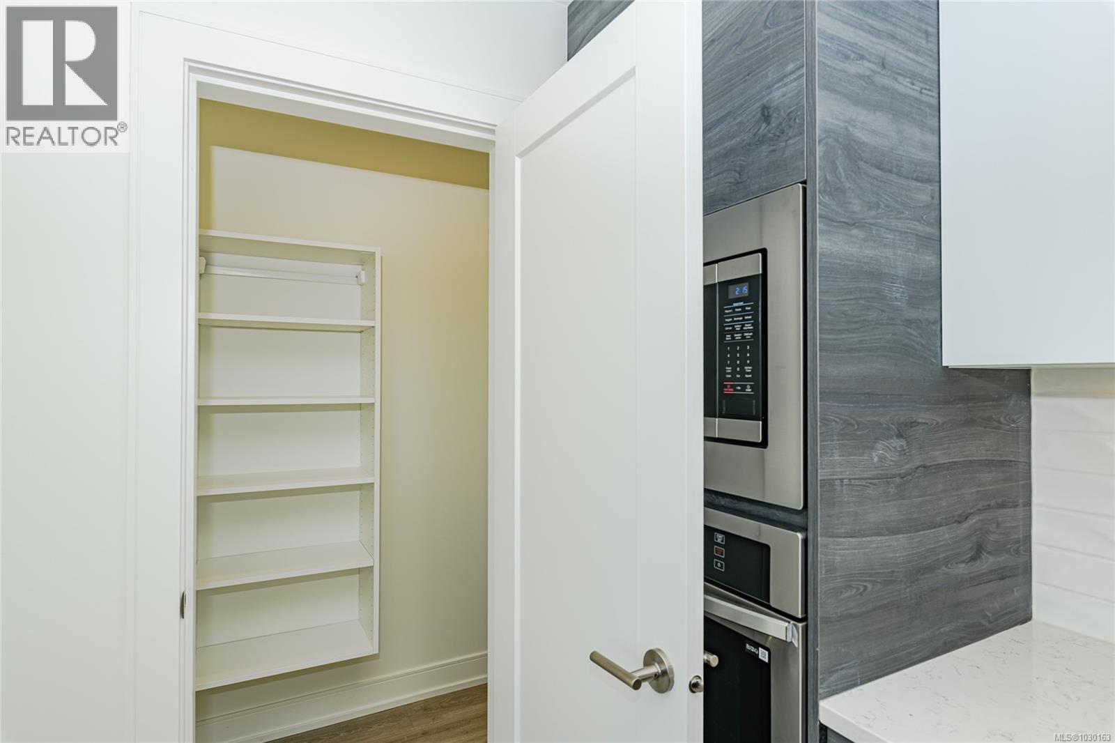 #904 1628 STORE ST - 7