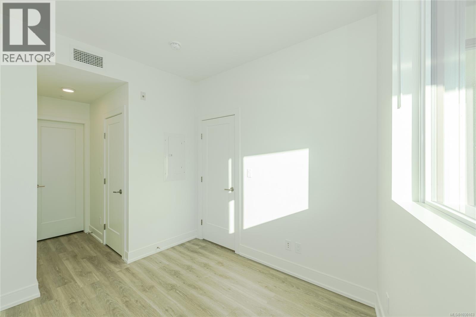 #904 1628 STORE ST - 25