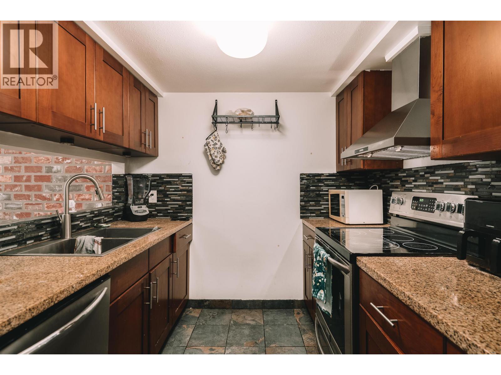 8 365 GINGER DRIVE, New Westminster