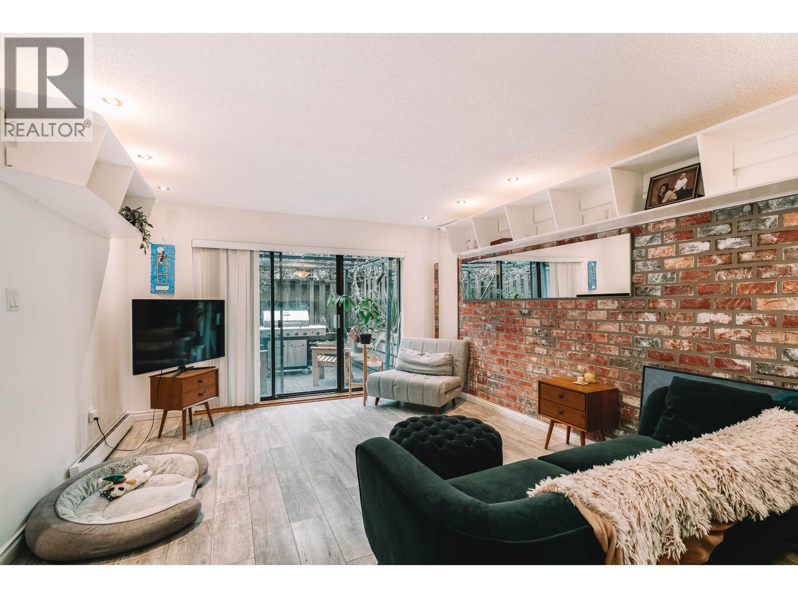 8 365 GINGER DRIVE, New Westminster