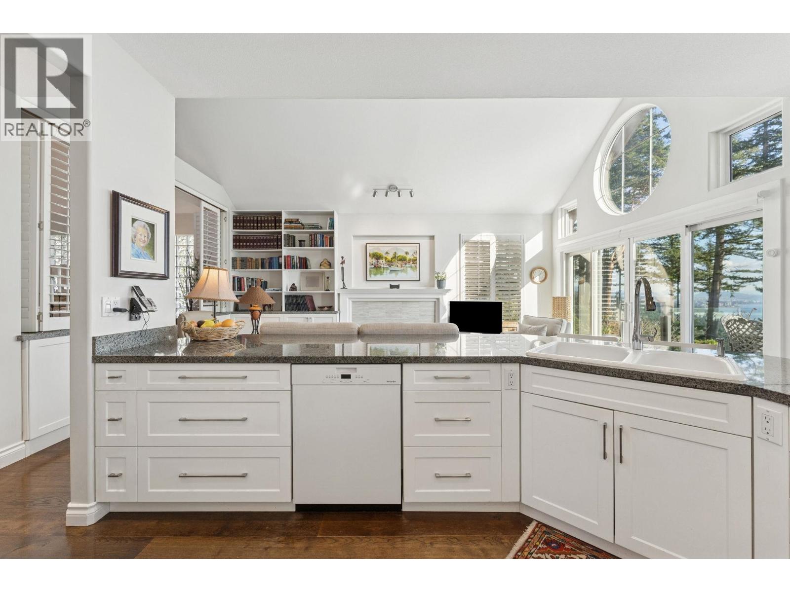 7 5110 ALDERFEILD PLACE, West Vancouver