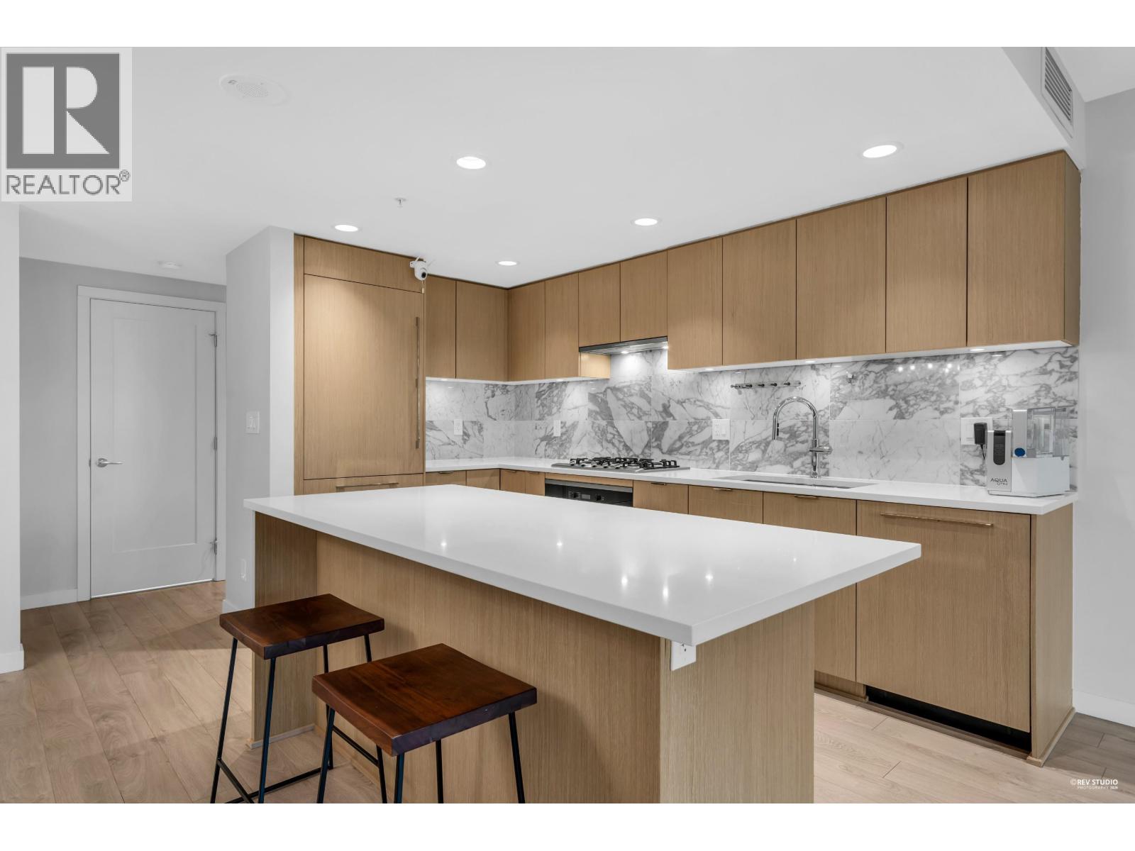 #5-3699 SEXSMITH Road, Richmond