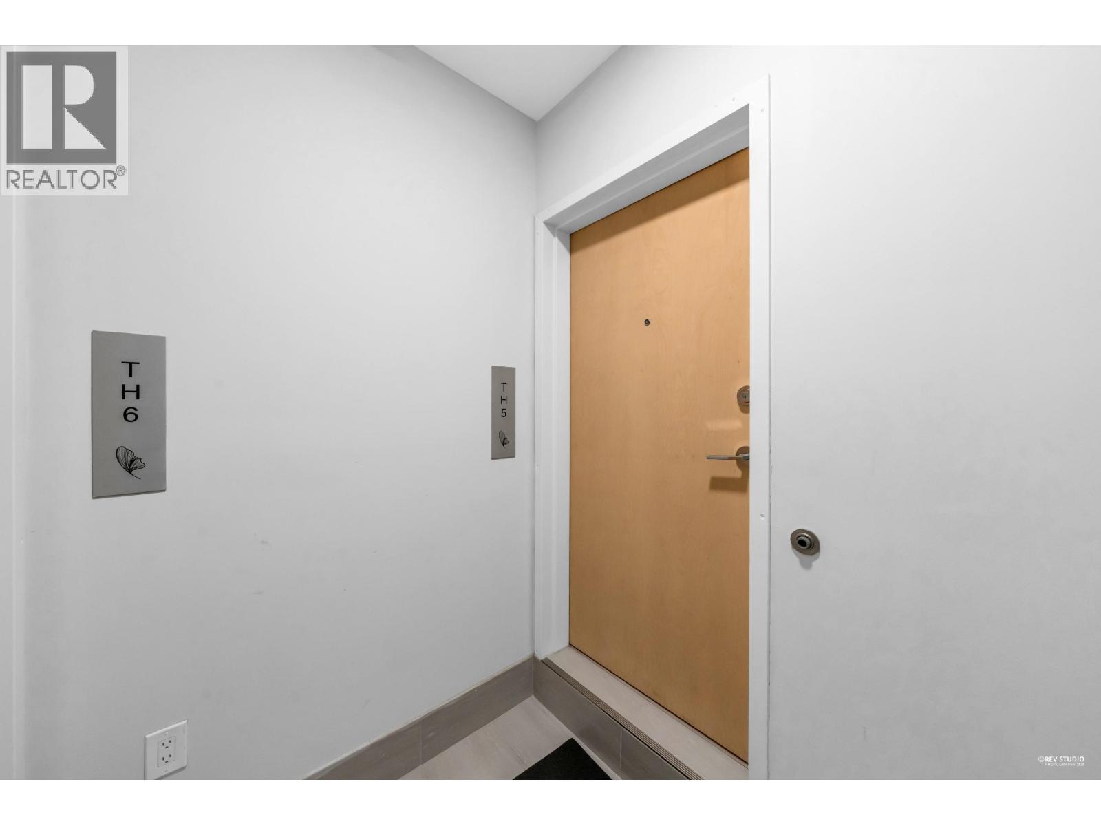 #5-3699 SEXSMITH Road, Richmond