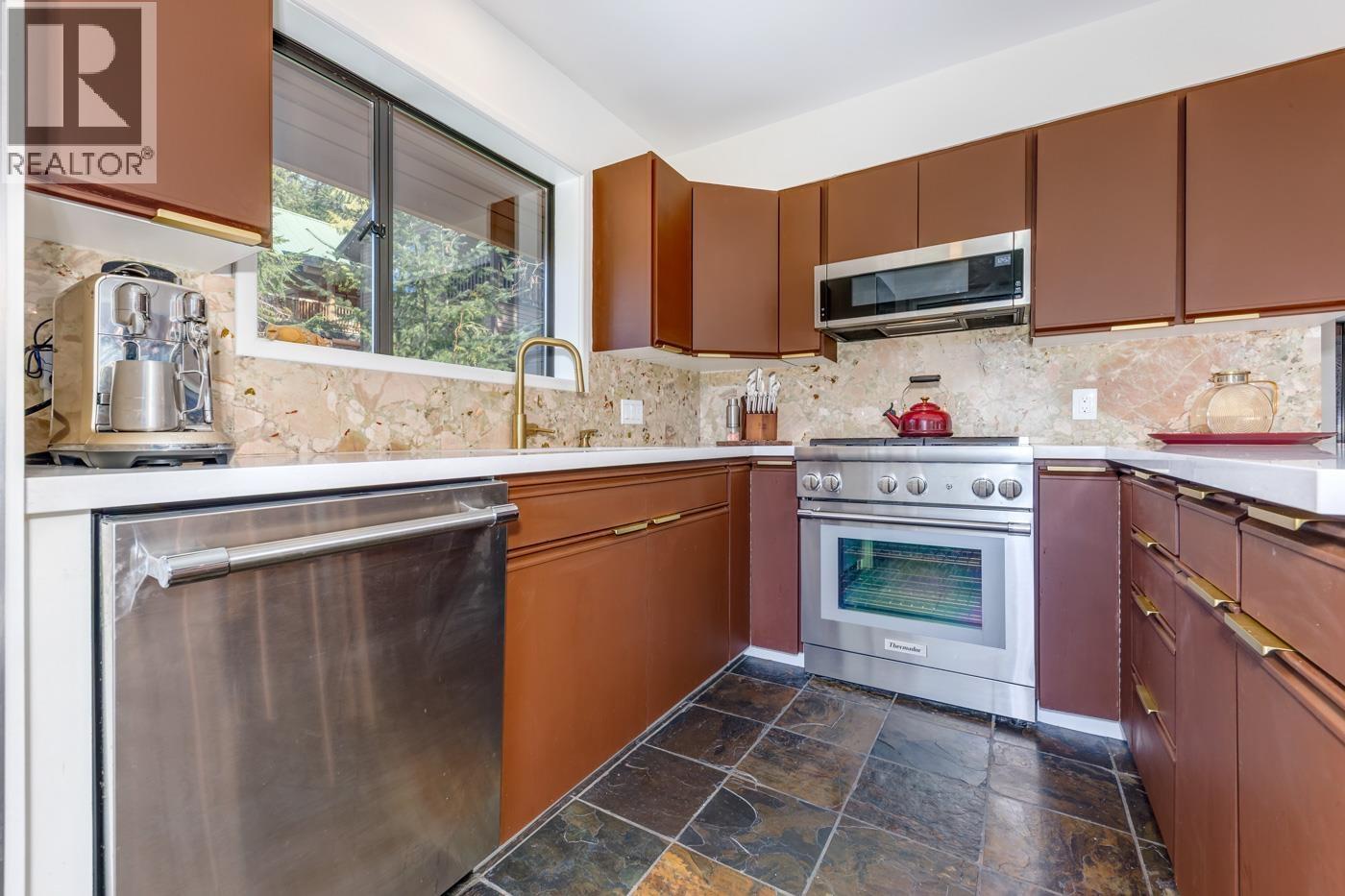 2290 BRANDYWINE WAY, Whistler