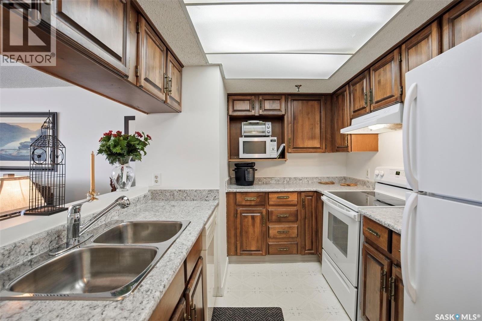 #1703 315 5TH AVENUE N - 6