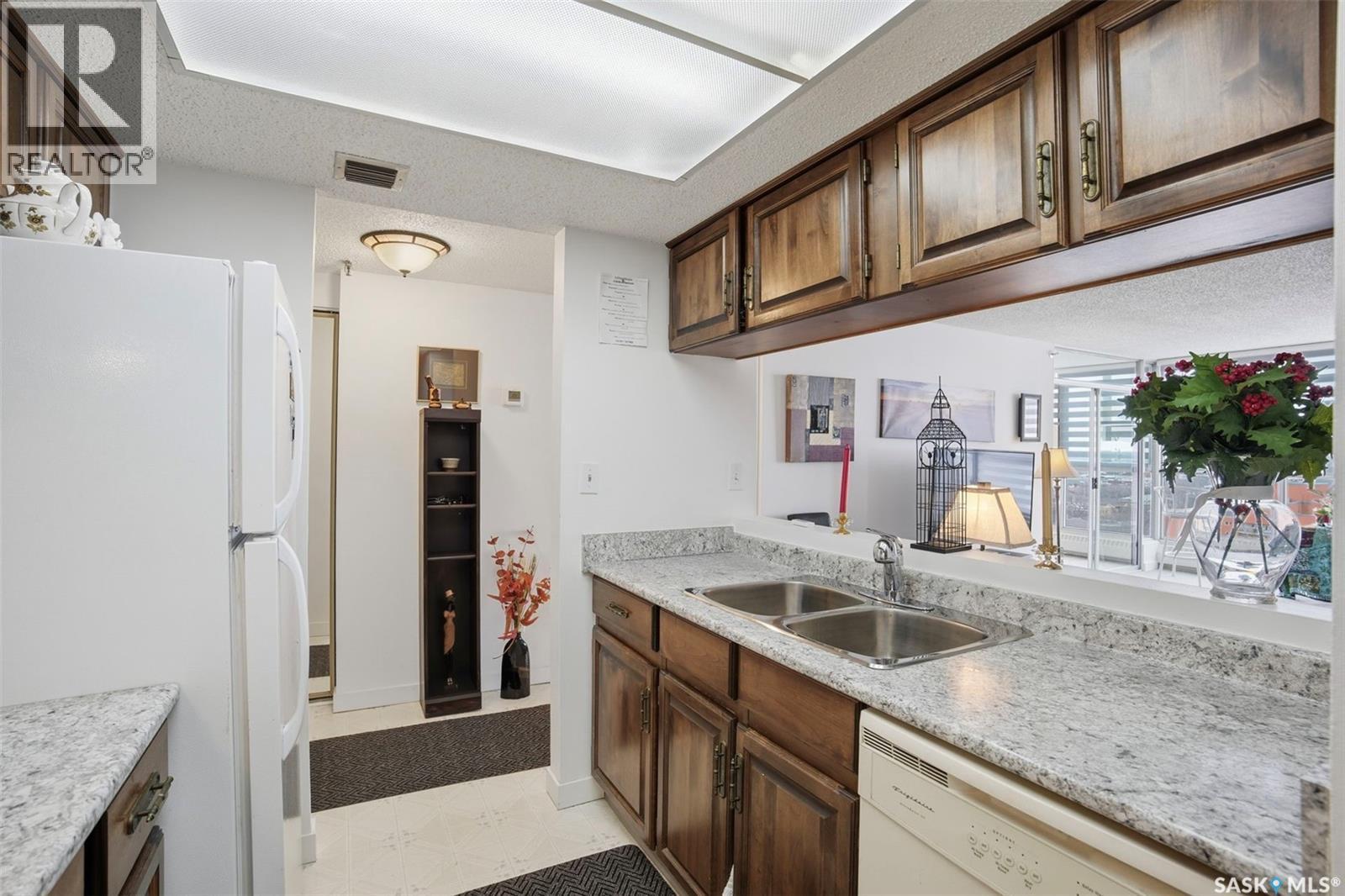 #1703 315 5TH AVENUE N - 7