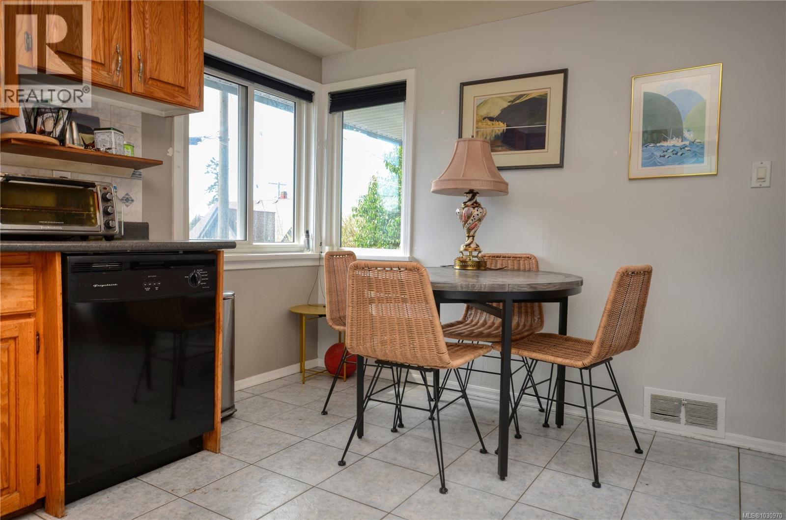 1044 Wollaston St, Esquimalt