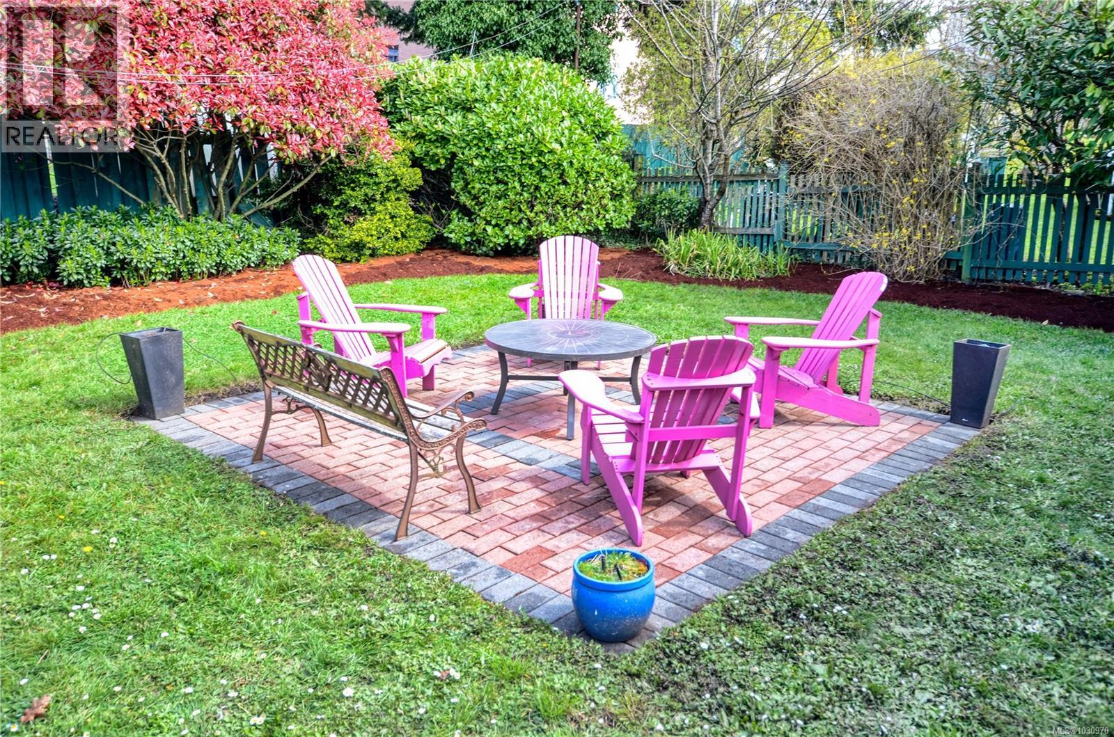 1044 Wollaston St, Esquimalt