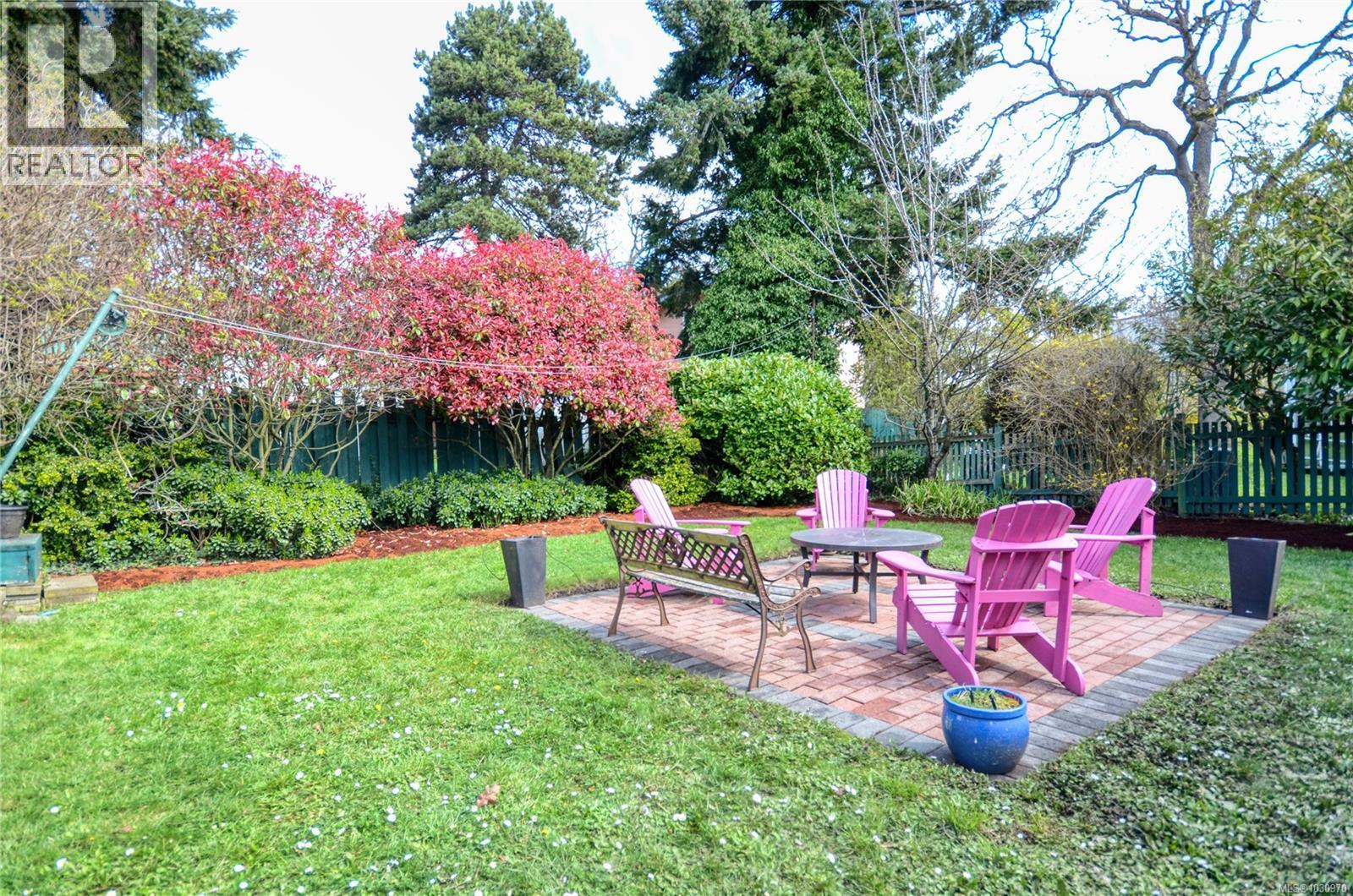 1044 Wollaston St, Esquimalt