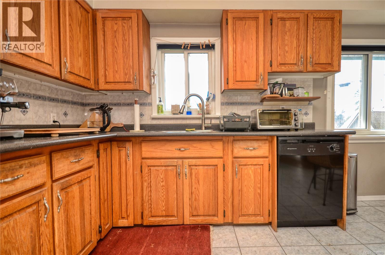 1044 Wollaston St, Esquimalt