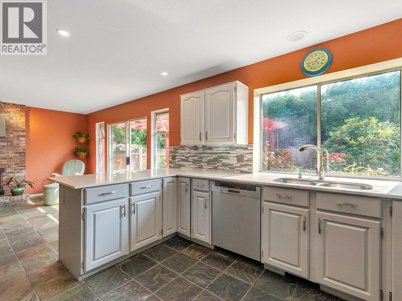 4660 MONCTON Street, Richmond