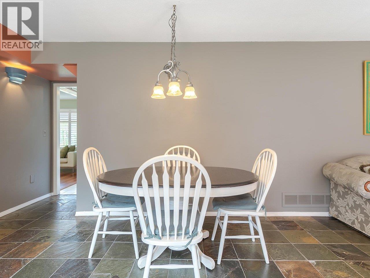 4660 MONCTON Street, Richmond