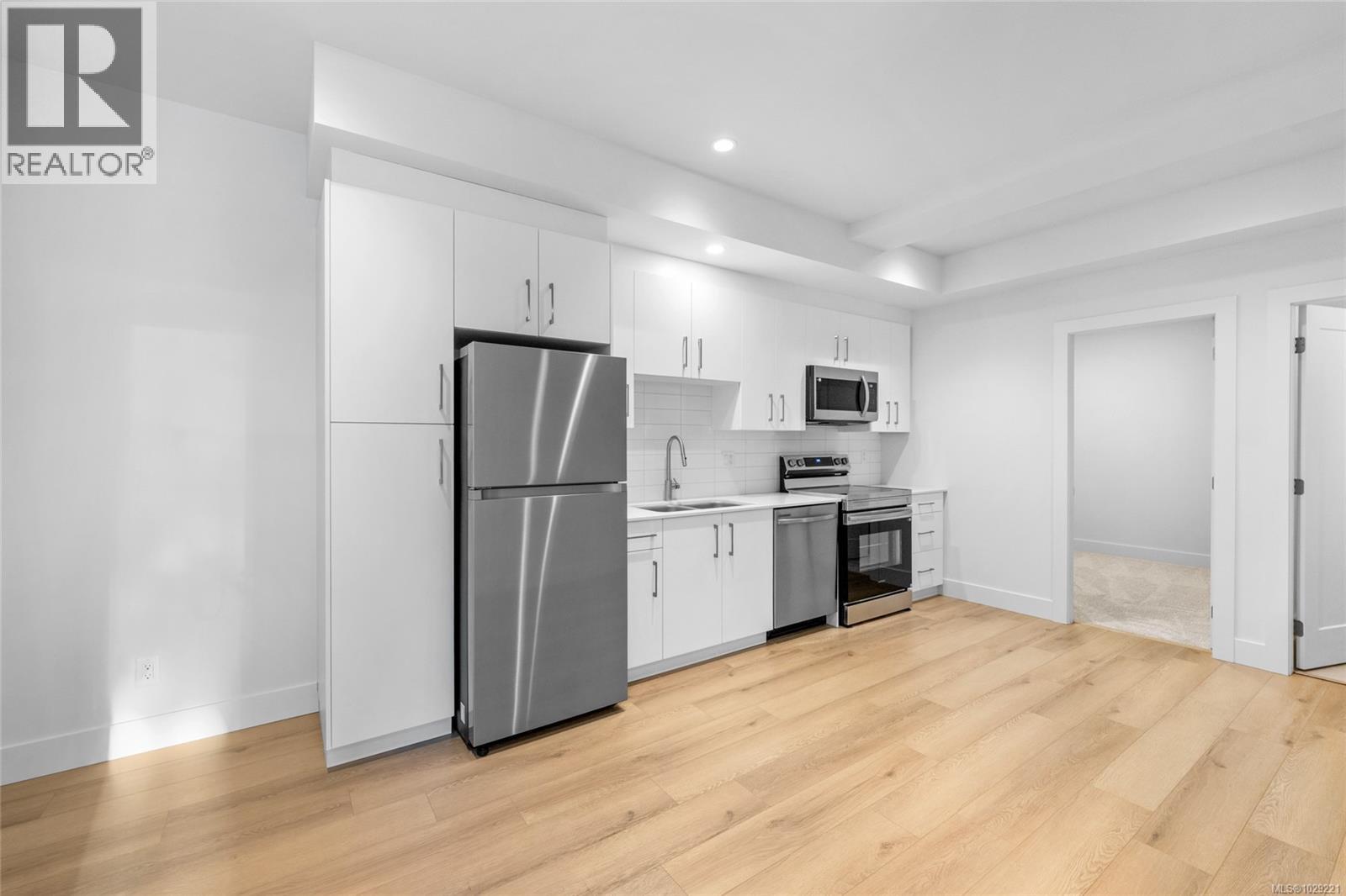 3419 Horizon Terr, Langford