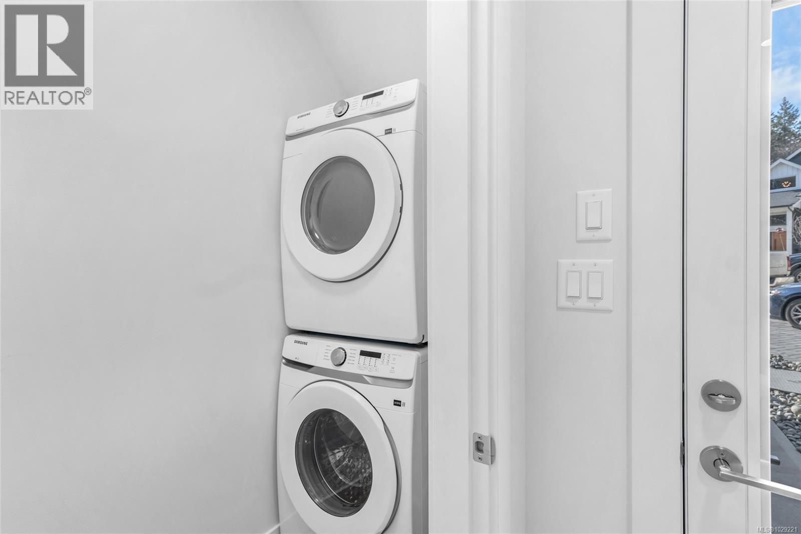 3419 Horizon Terr, Langford