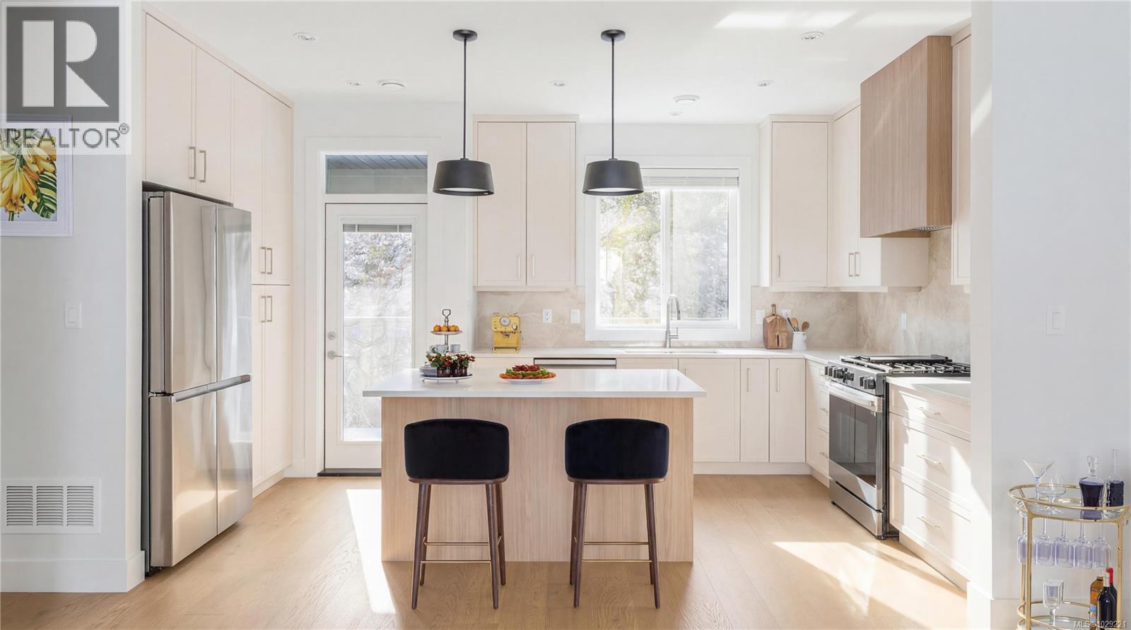 3419 Horizon Terr, Langford