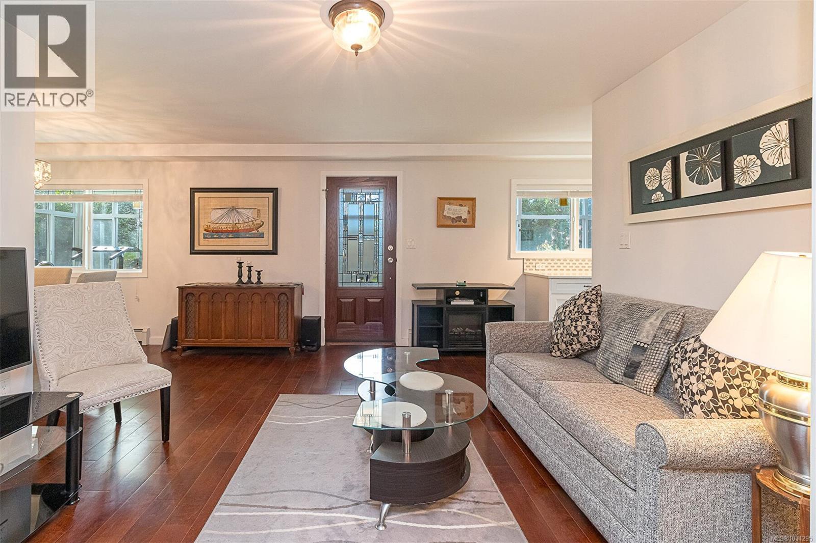 #1 801 LANGHAM CRT - 9