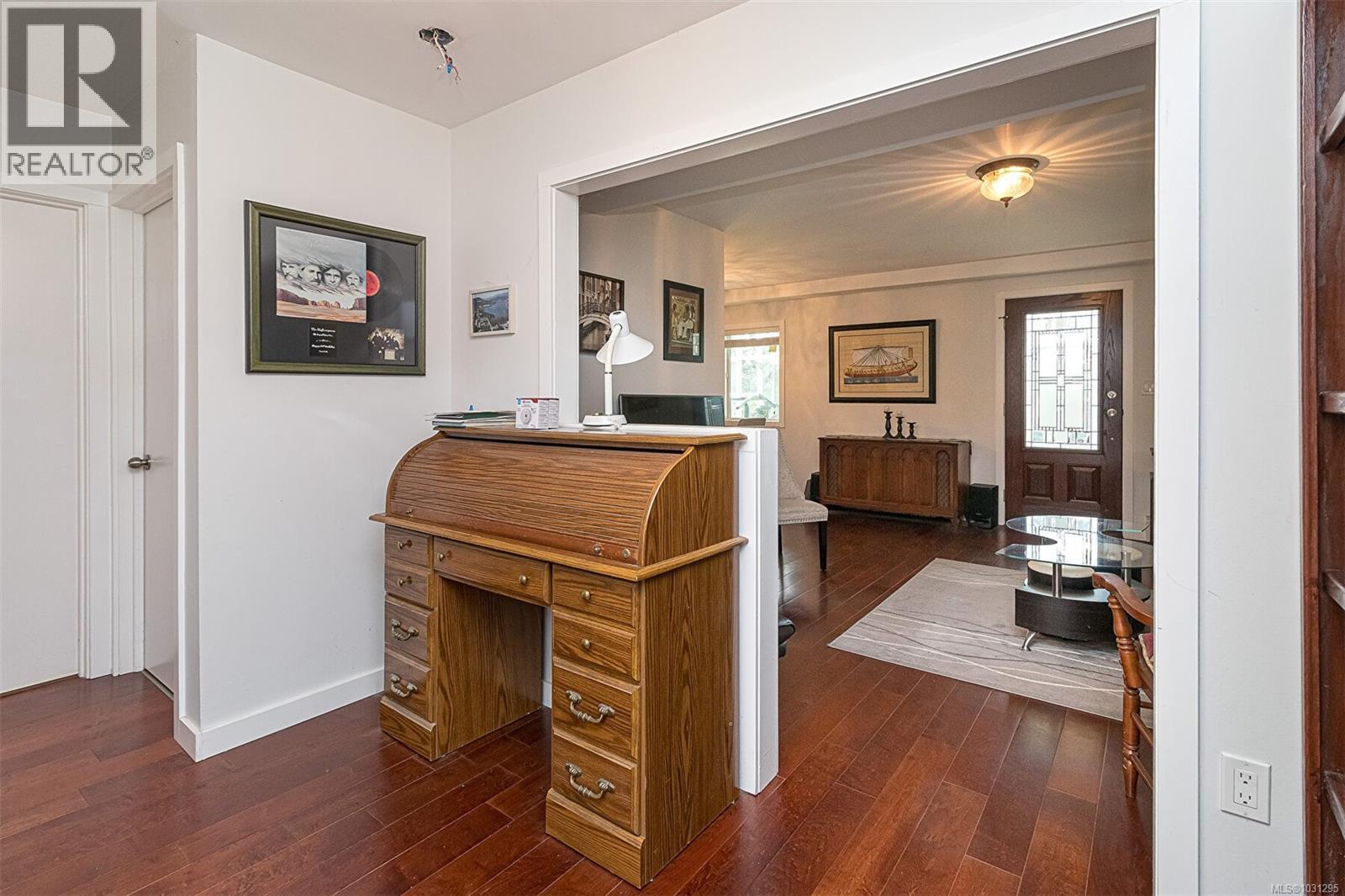 #1 801 LANGHAM CRT - 8