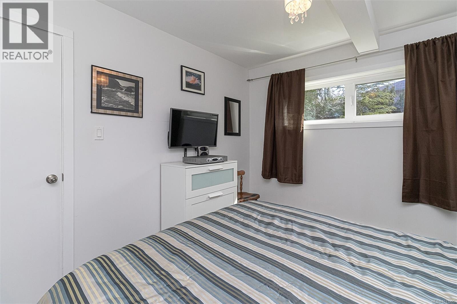 #1 801 Langham Crt - 19