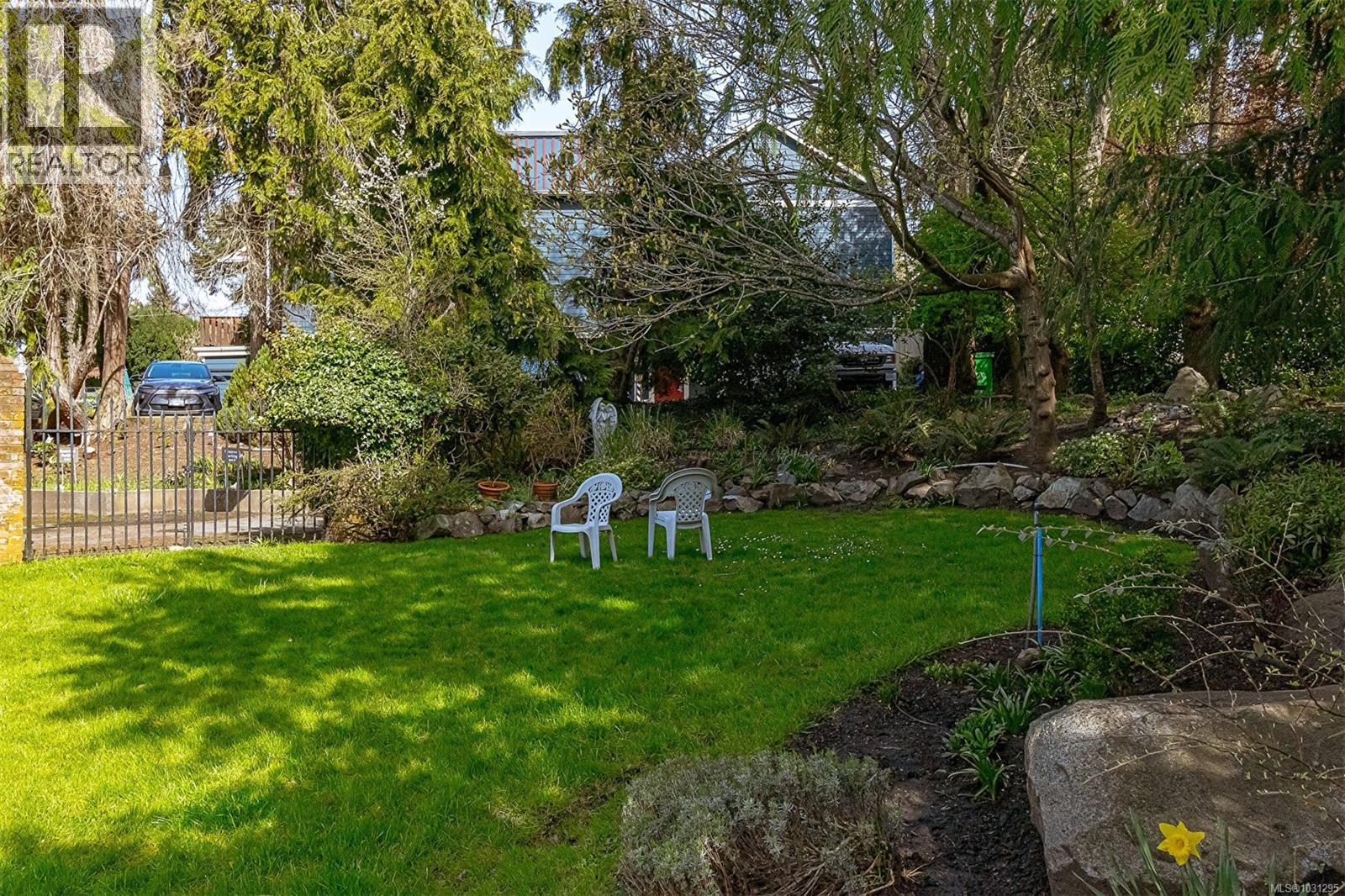 #1 801 Langham Crt - 29