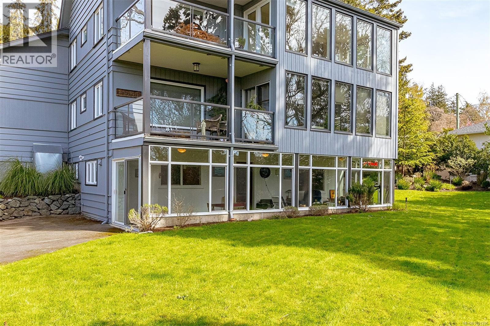 #1 801 LANGHAM CRT - 3