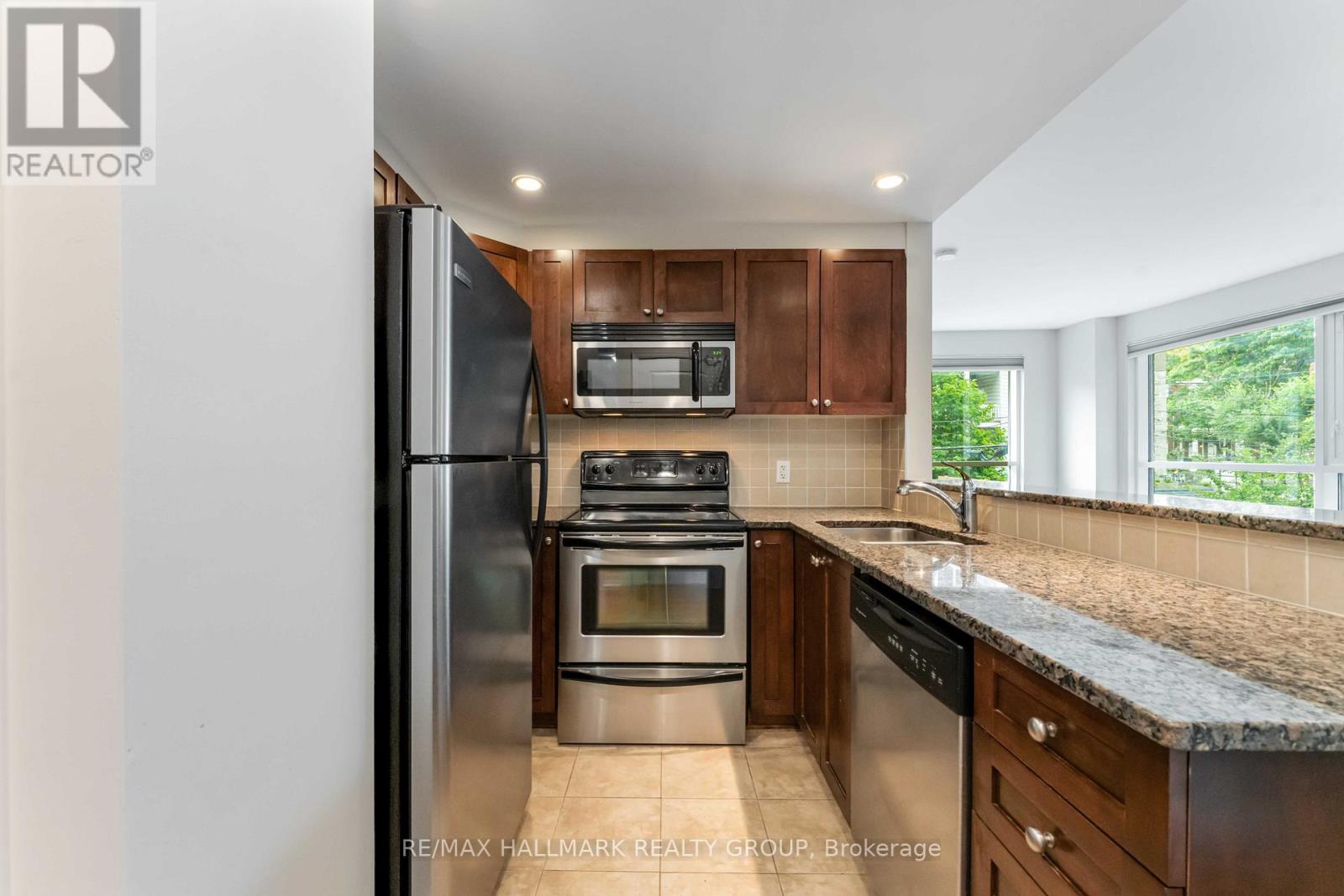 204 - 200 BESSERER STREET — photo 22