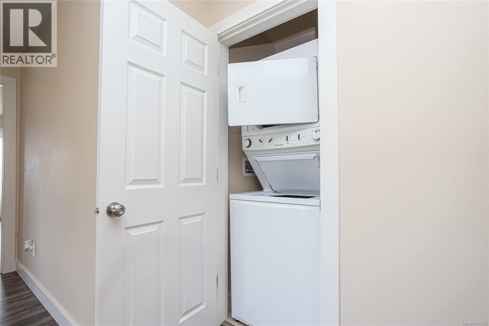 144 VICTORIA RD - 21