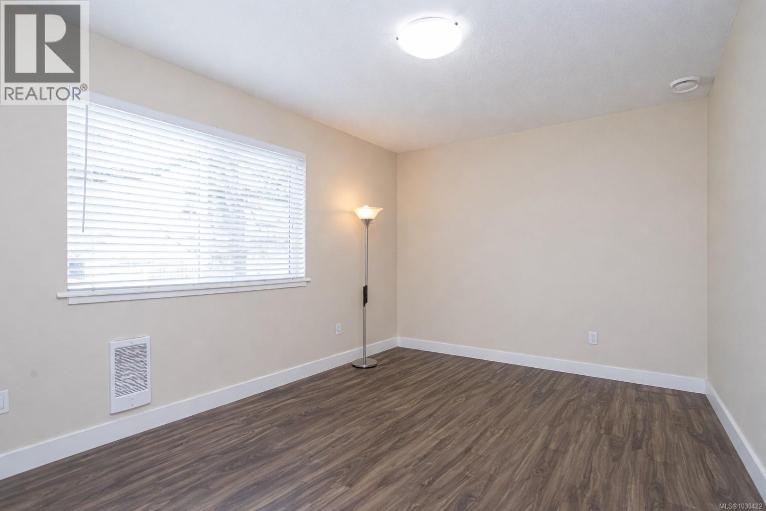 144 VICTORIA RD - 15