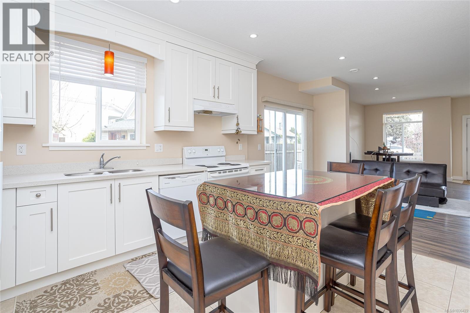 144 VICTORIA RD - 11