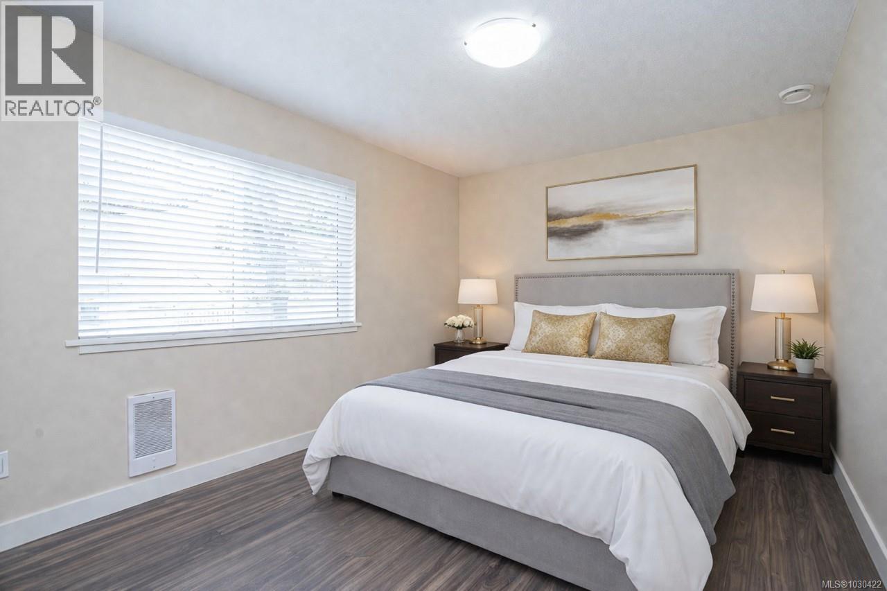 144 VICTORIA RD - 14