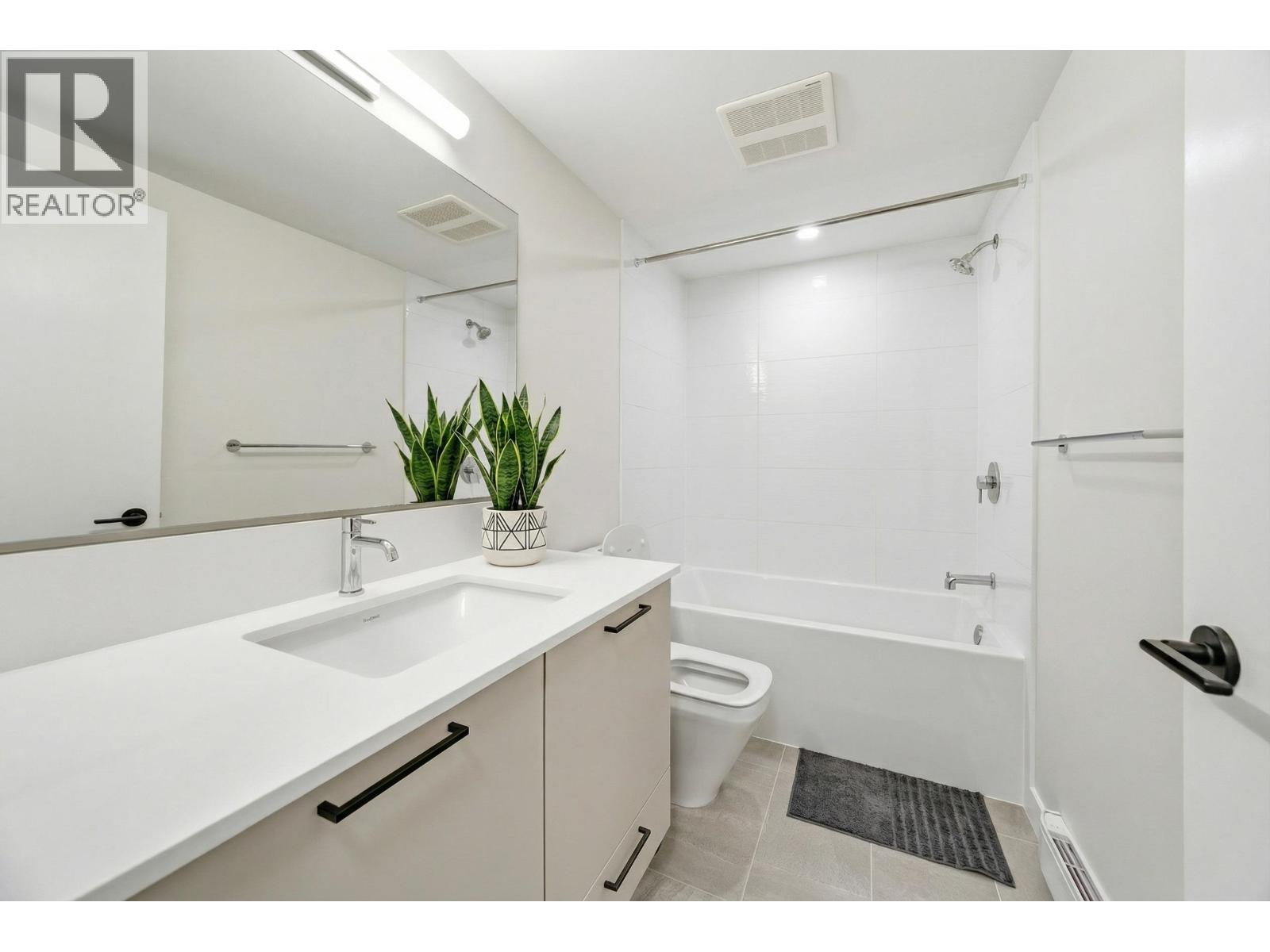 94 488 FURNESS STREET, New Westminster