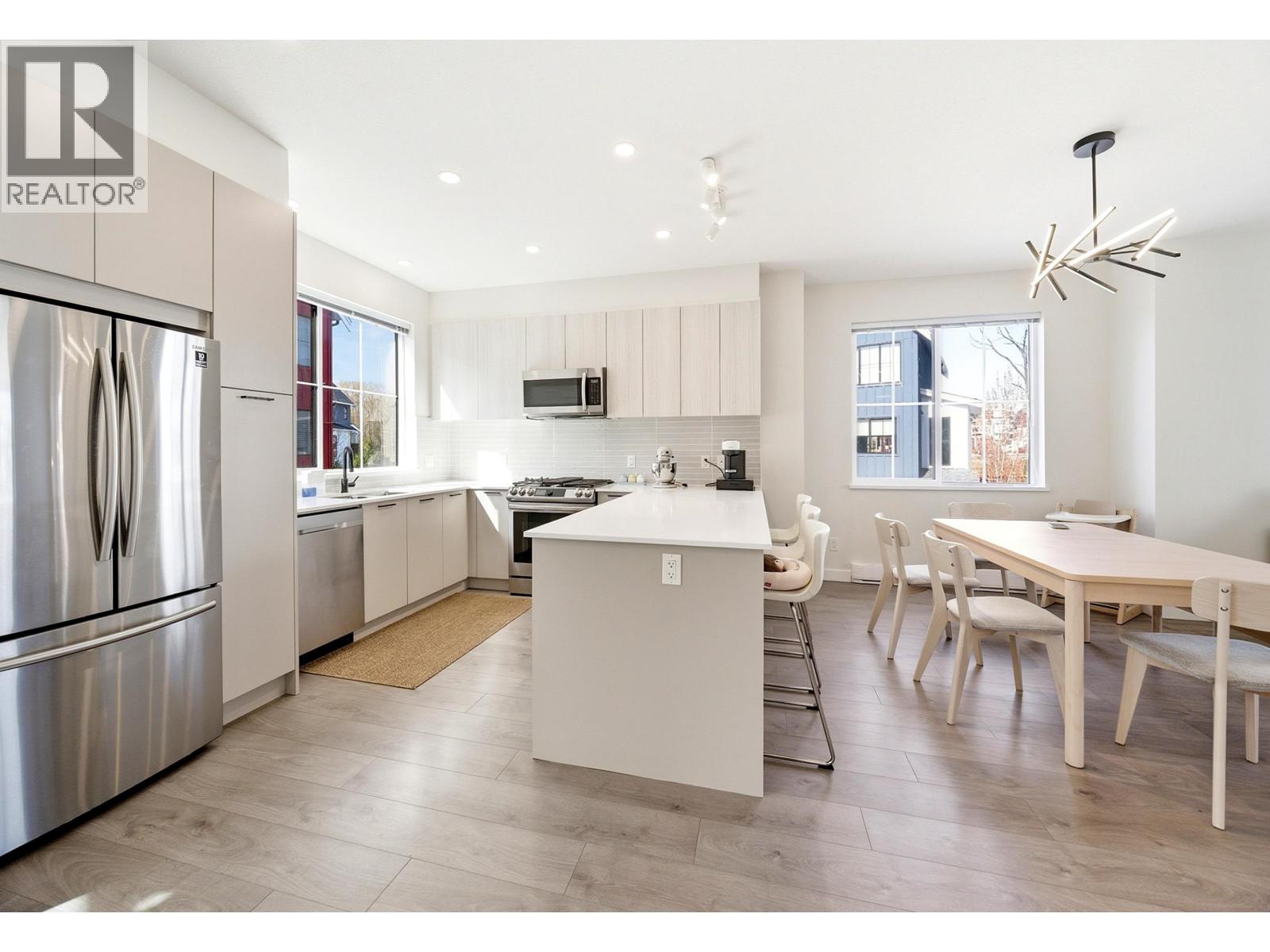 94 488 FURNESS STREET, New Westminster