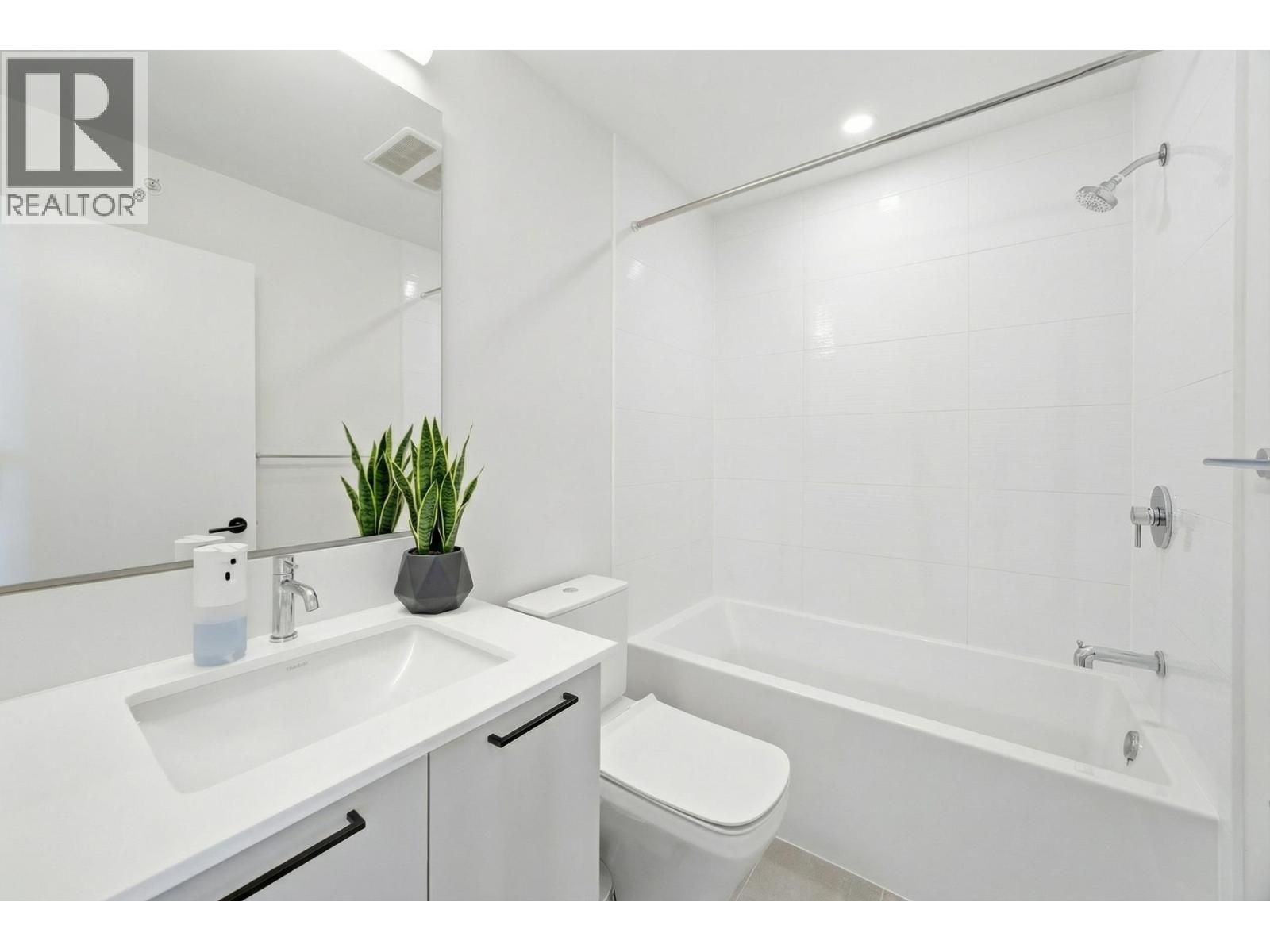 94 488 FURNESS STREET, New Westminster