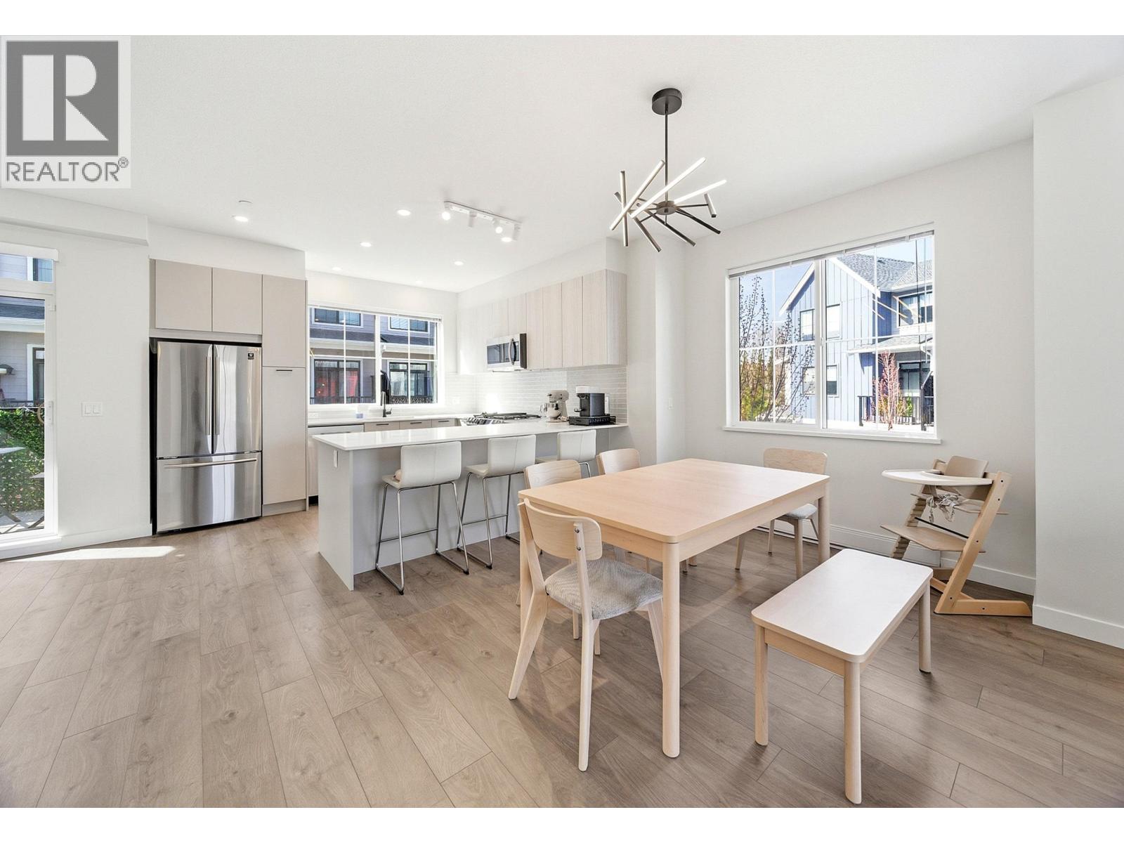 94 488 FURNESS STREET, New Westminster