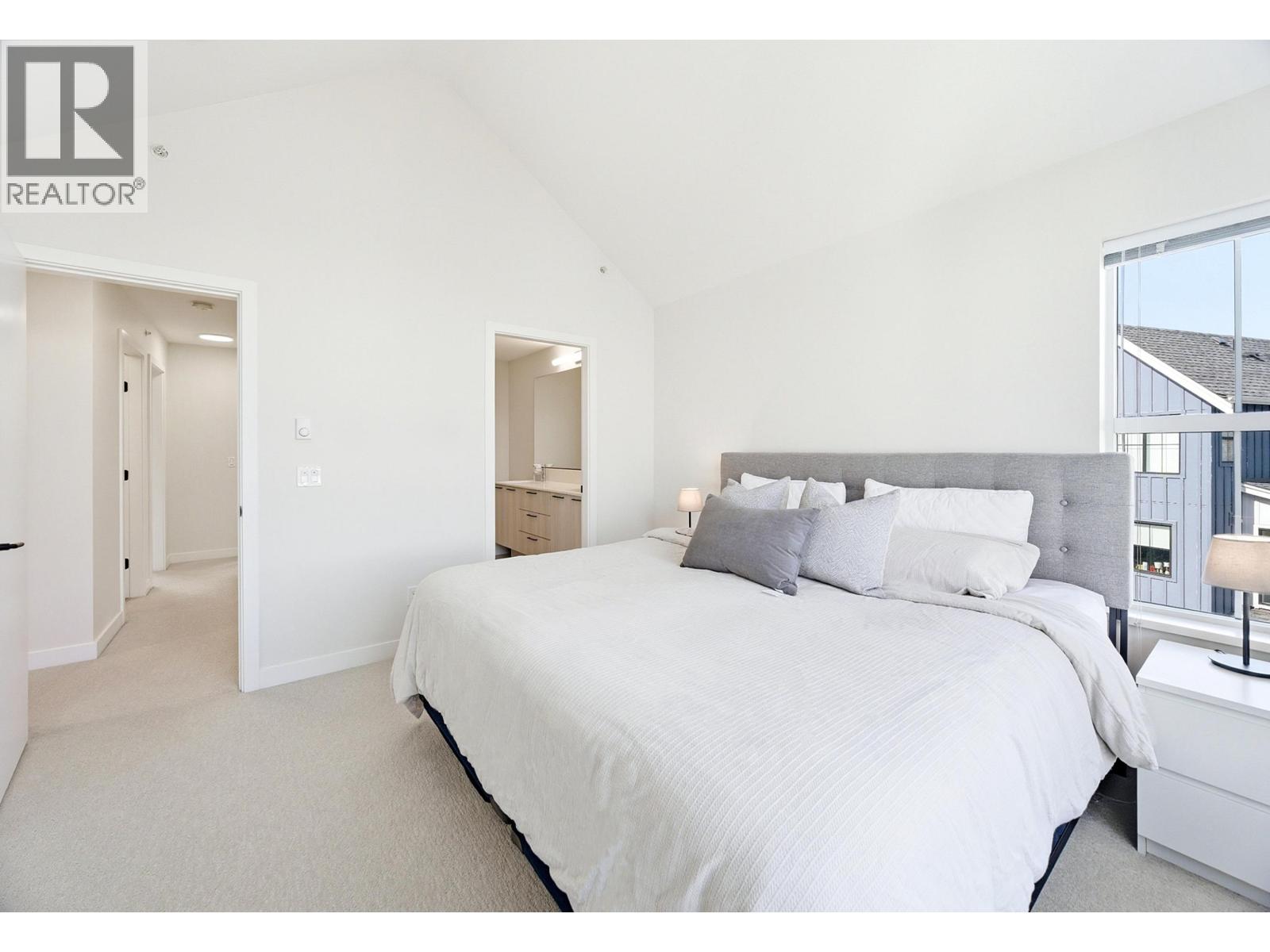 94 488 FURNESS STREET, New Westminster