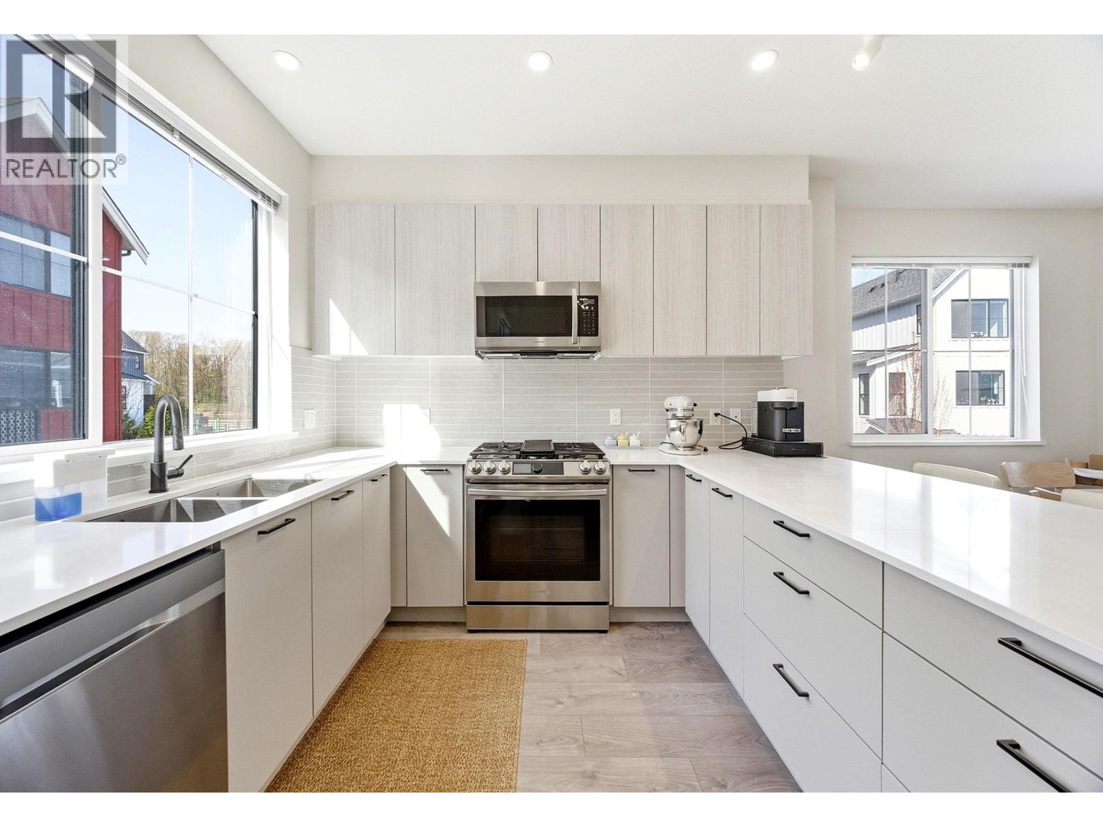 94 488 FURNESS STREET, New Westminster