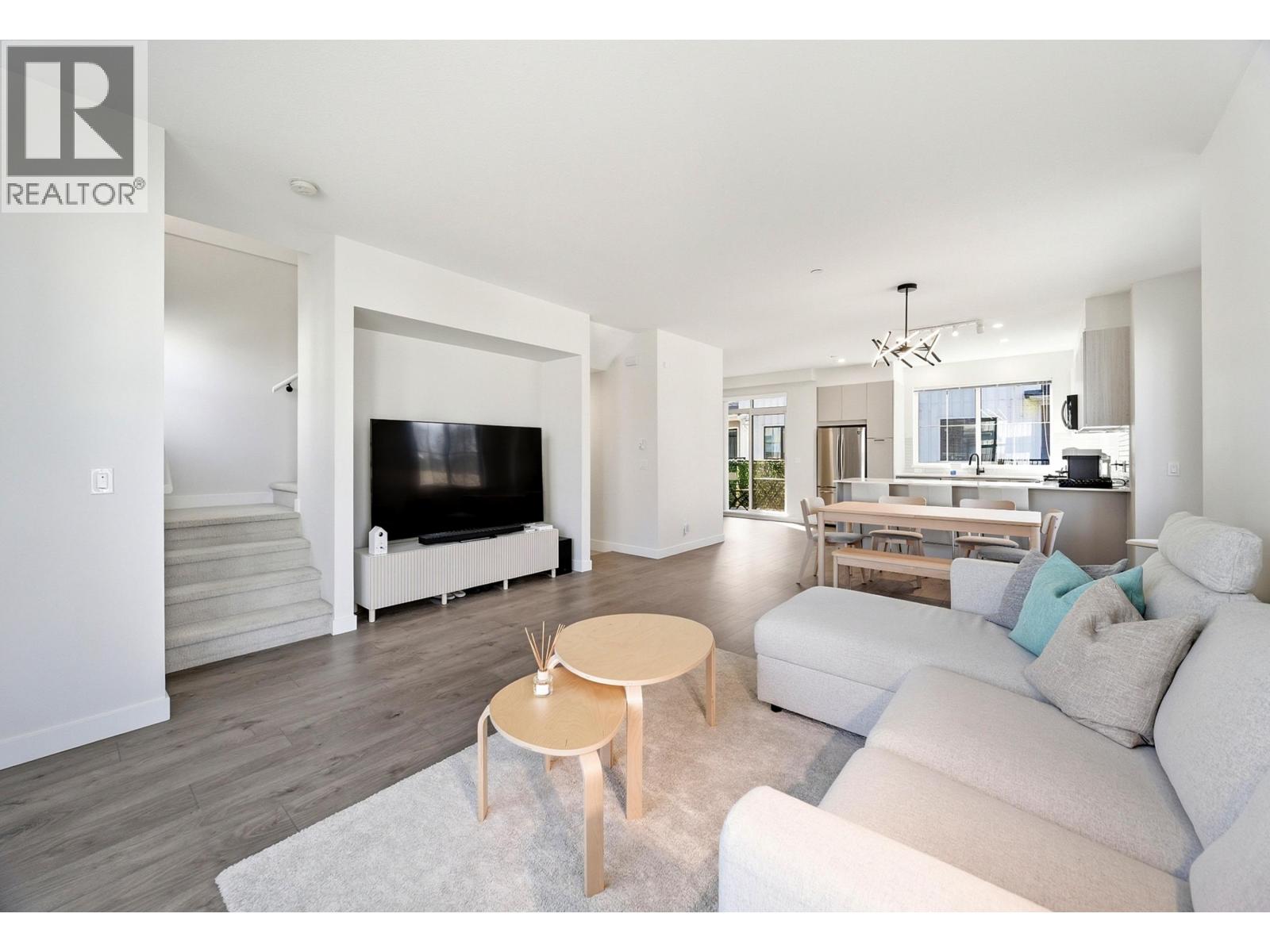 94 488 FURNESS STREET, New Westminster