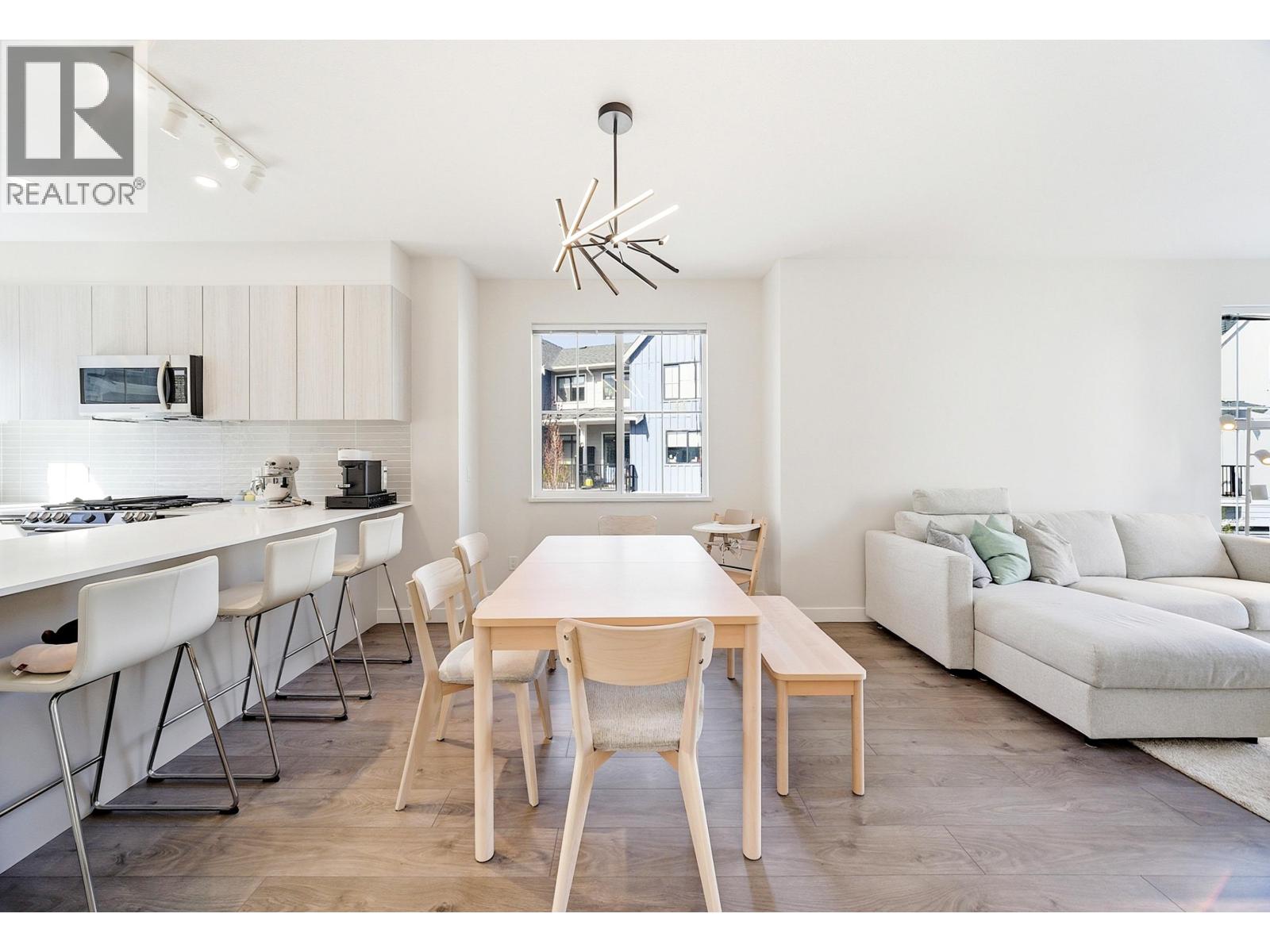 94 488 FURNESS STREET, New Westminster