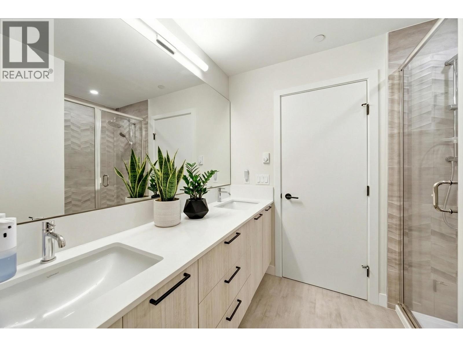 94 488 FURNESS STREET, New Westminster