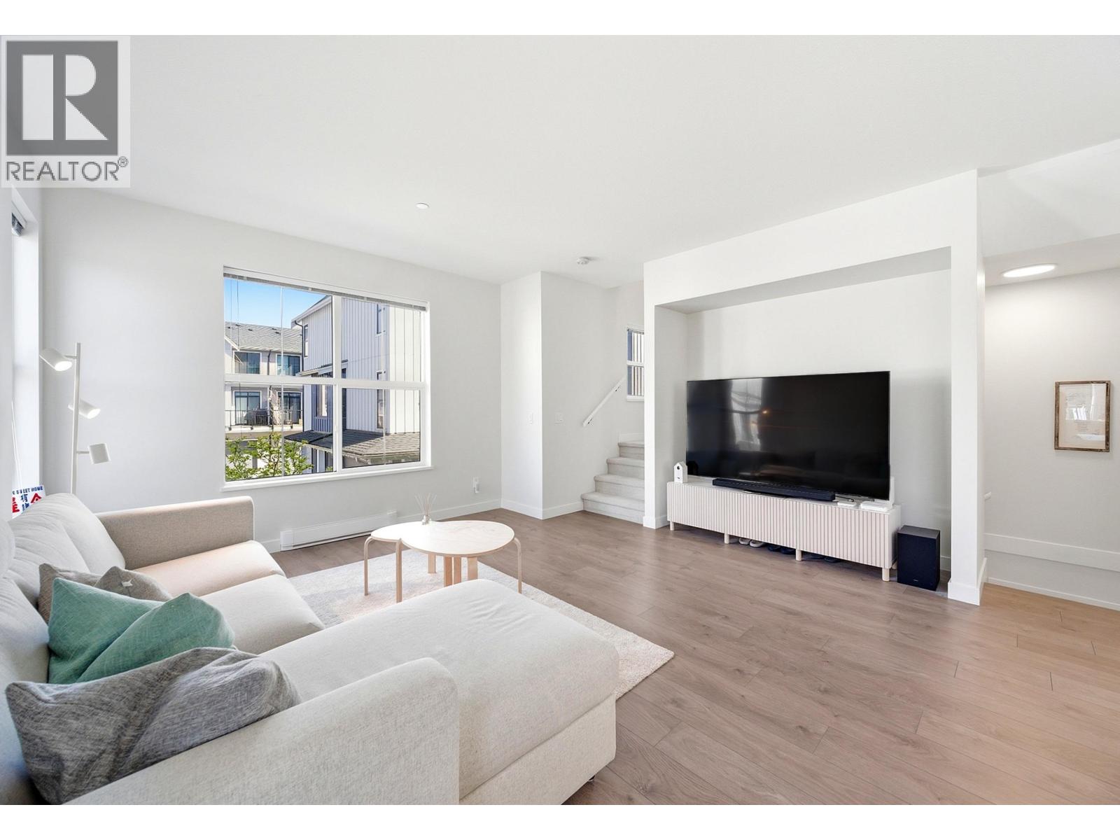 94 488 FURNESS STREET, New Westminster