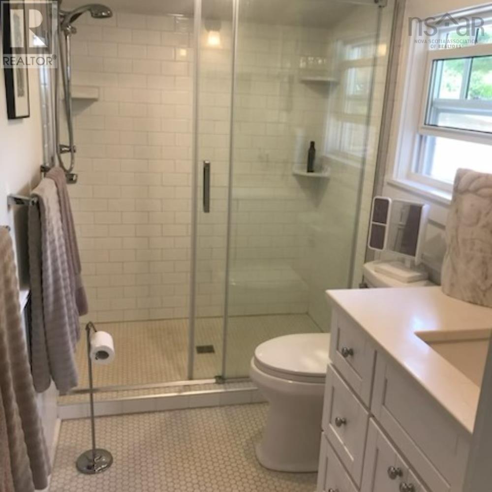 Property 8 of 21 of 2041 Clarence Road