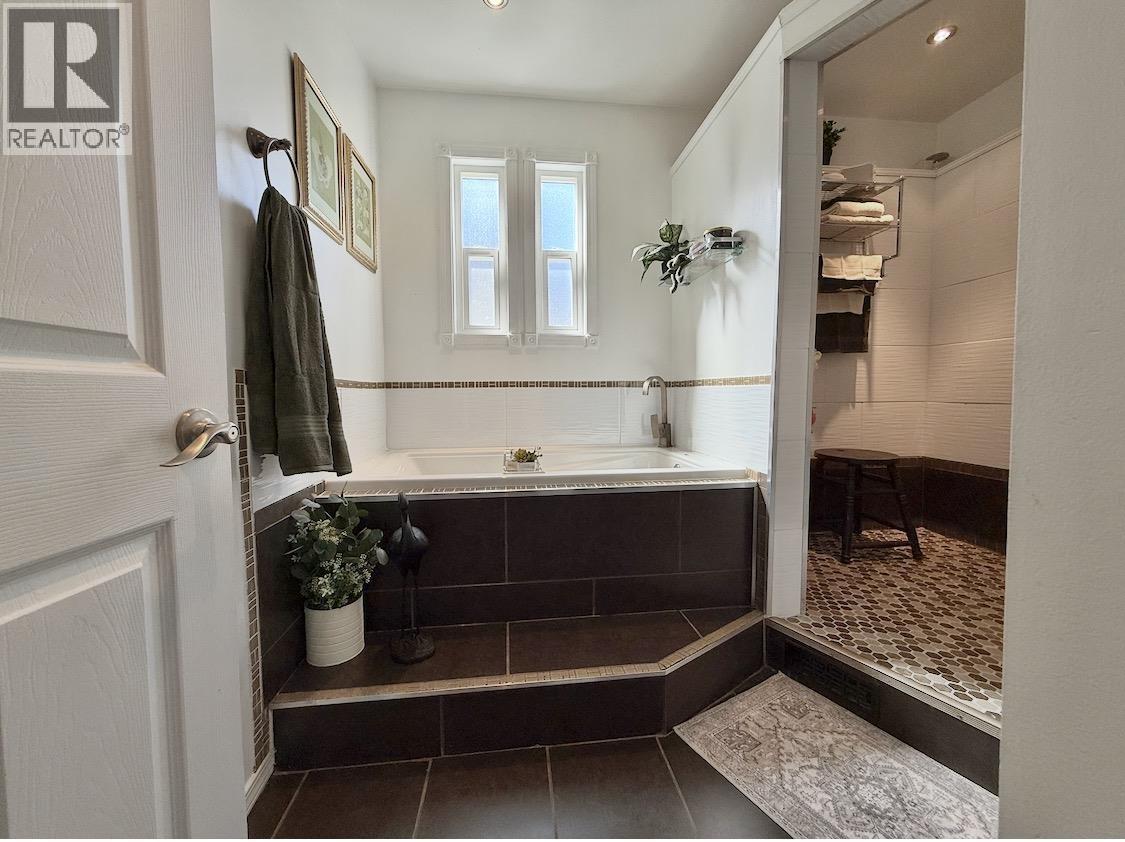 19 SWALLOW STREET - 11