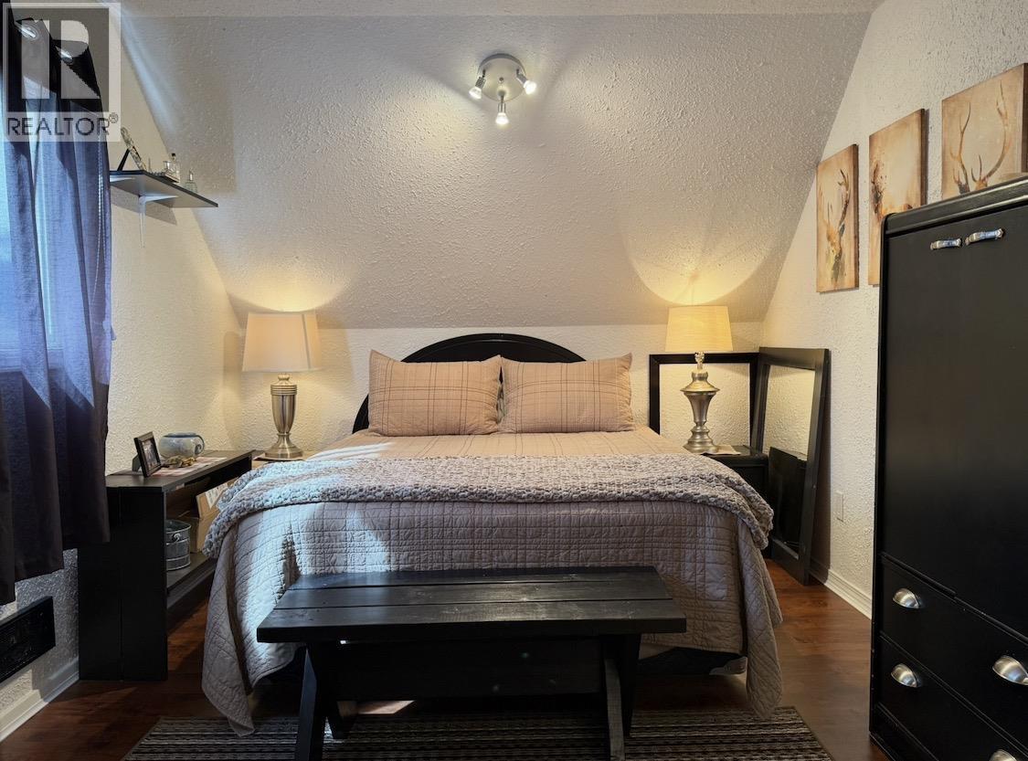 19 SWALLOW STREET - 17