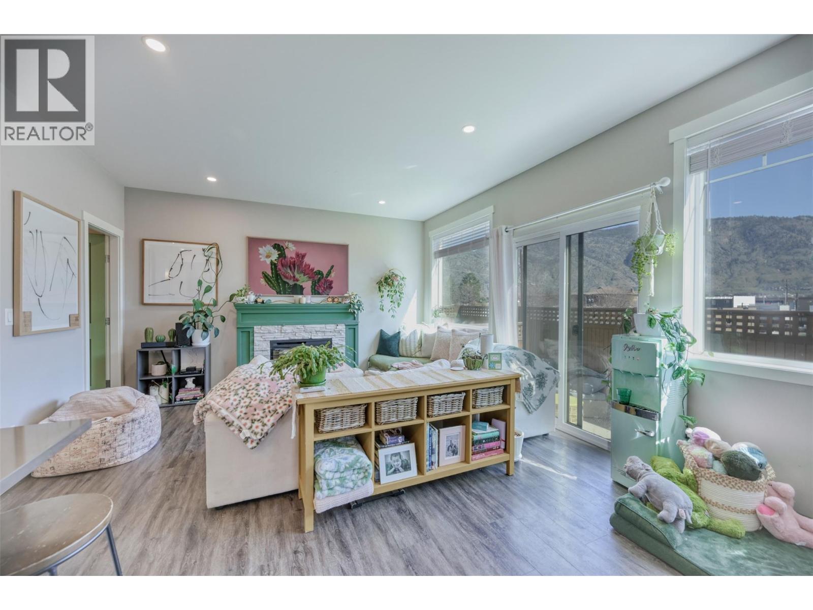 #102 8504 70TH AVENUE - 4