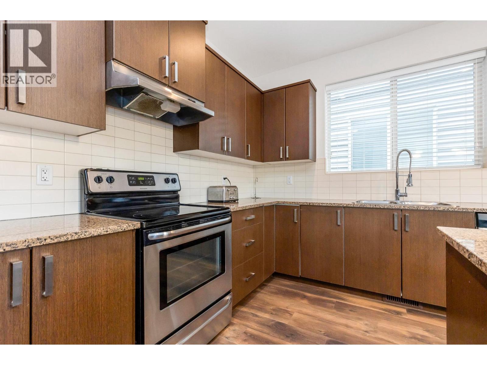 10777 ERSKINE STREET, Maple Ridge