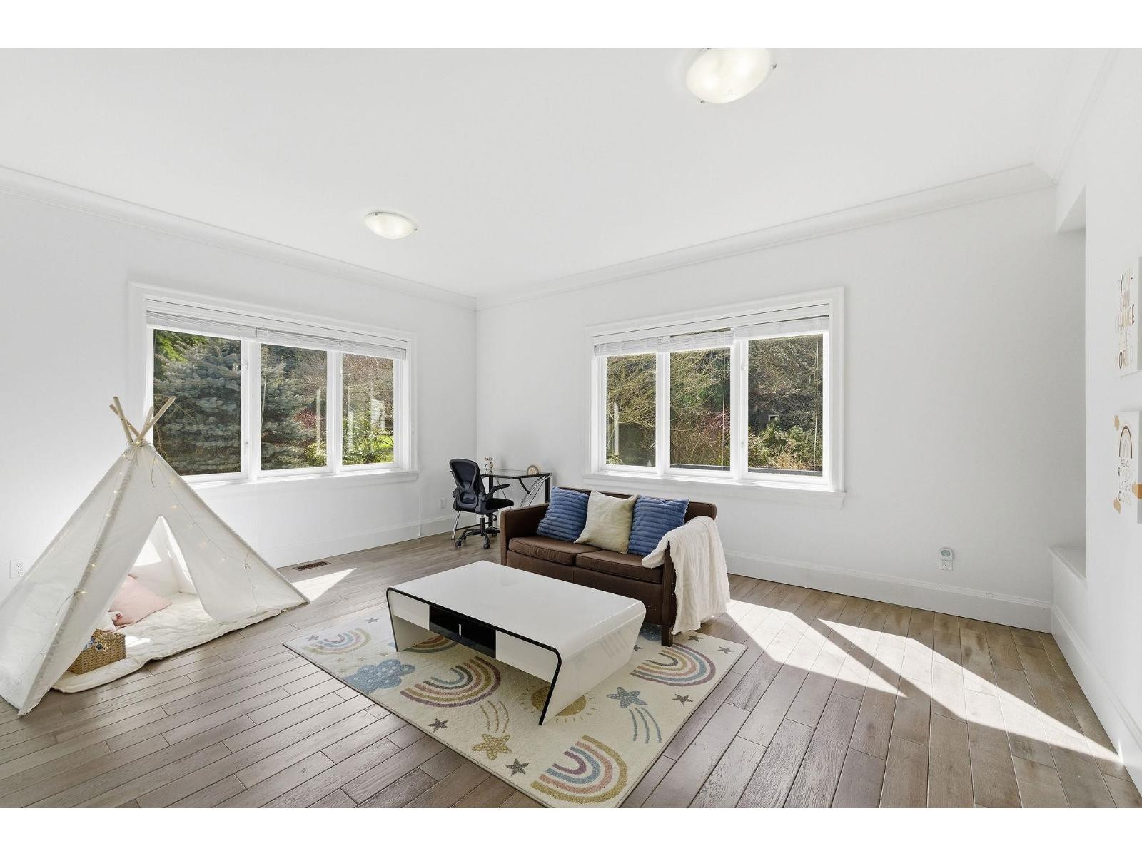 20053 FERNRIDGE CRESCENT, Langley