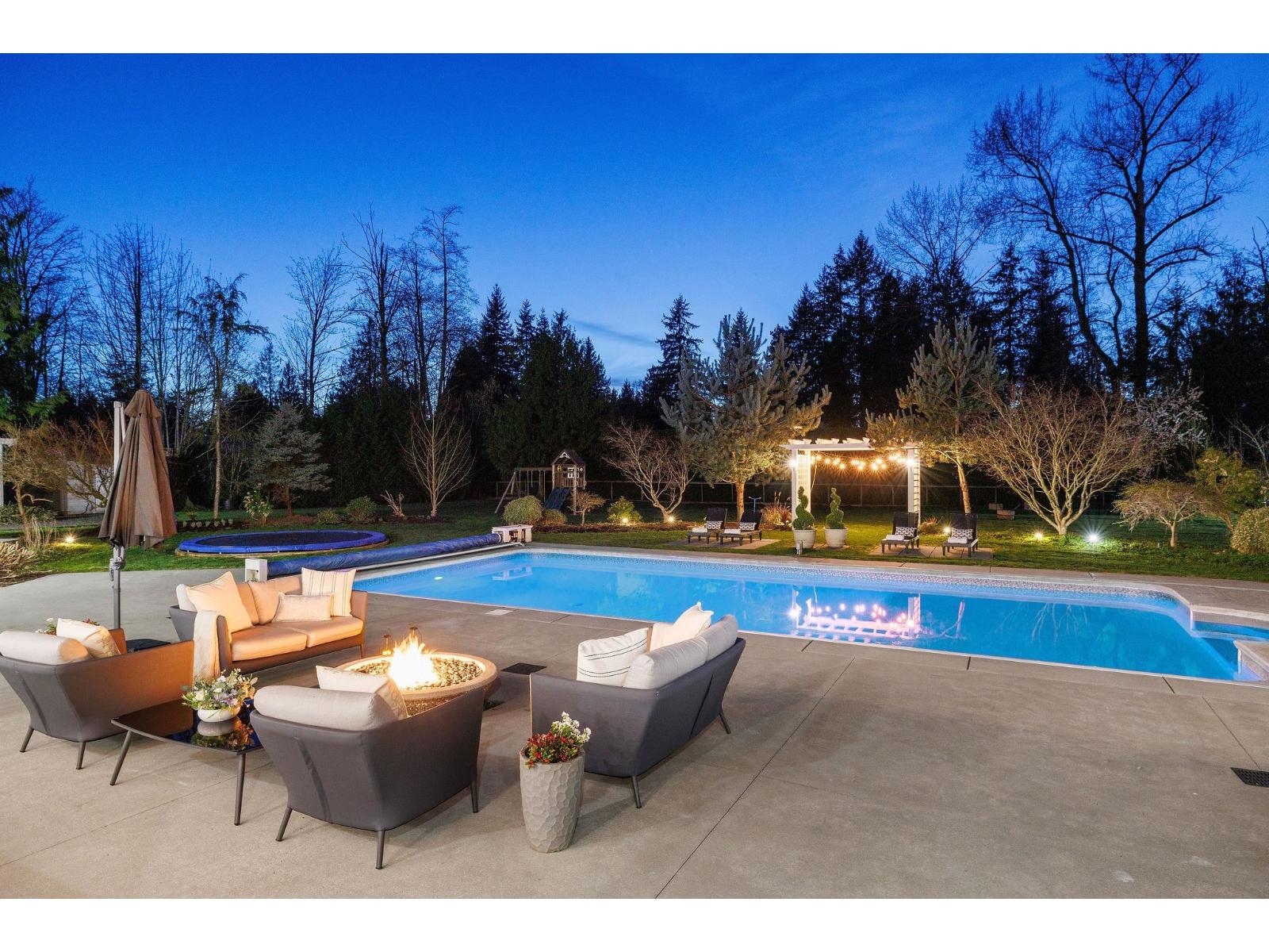 20053 FERNRIDGE CRESCENT, Langley