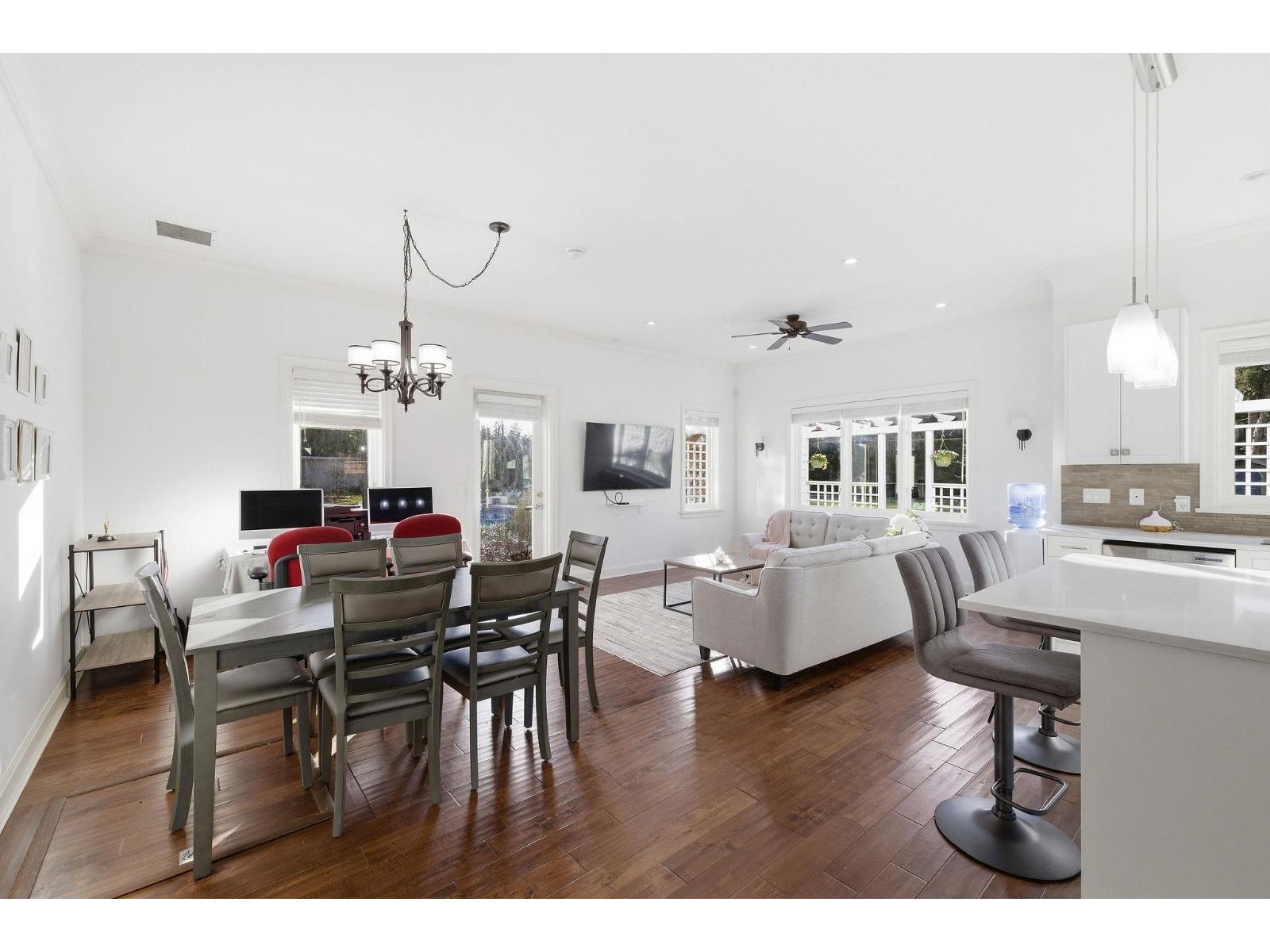 20053 FERNRIDGE CRESCENT, Langley