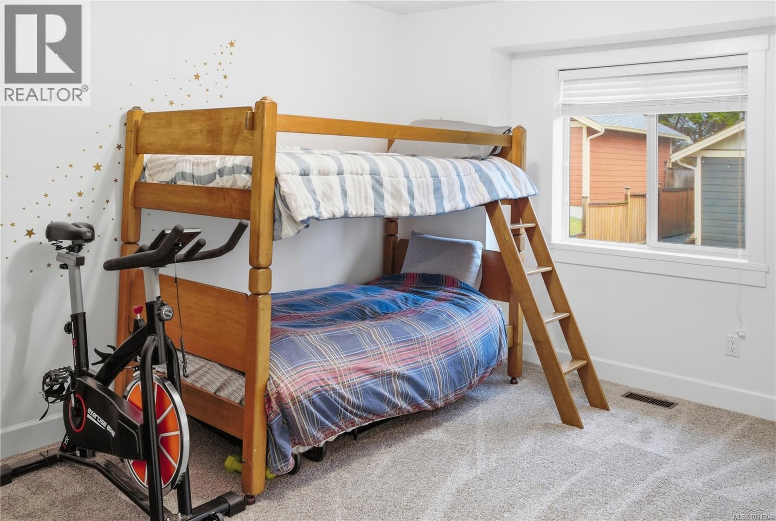 348 WESSEX LANE - 23